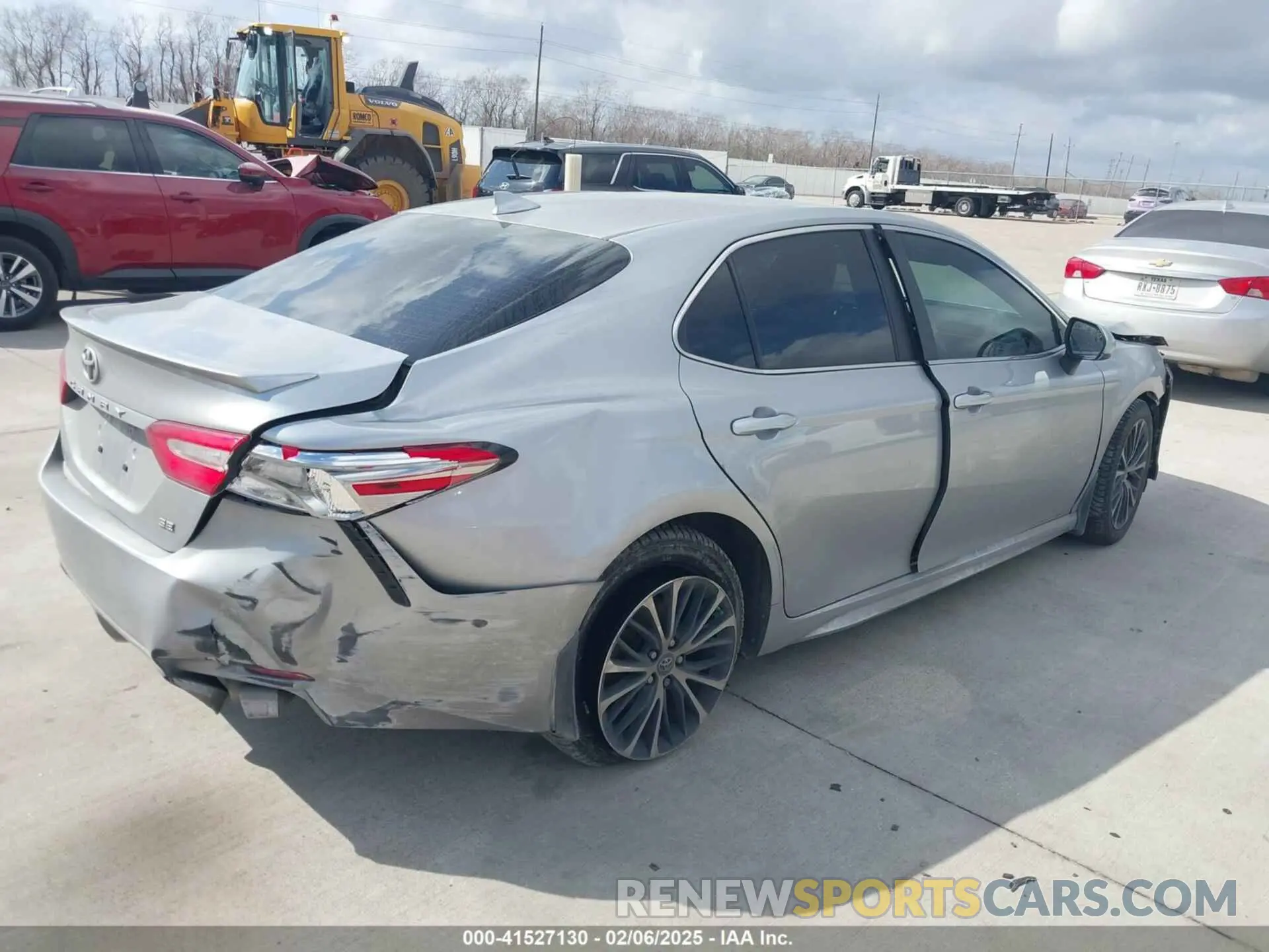 4 fotografías del automóvil dañado 4T1B11HK1KU209661 TOYOTA CAMRY 2019
