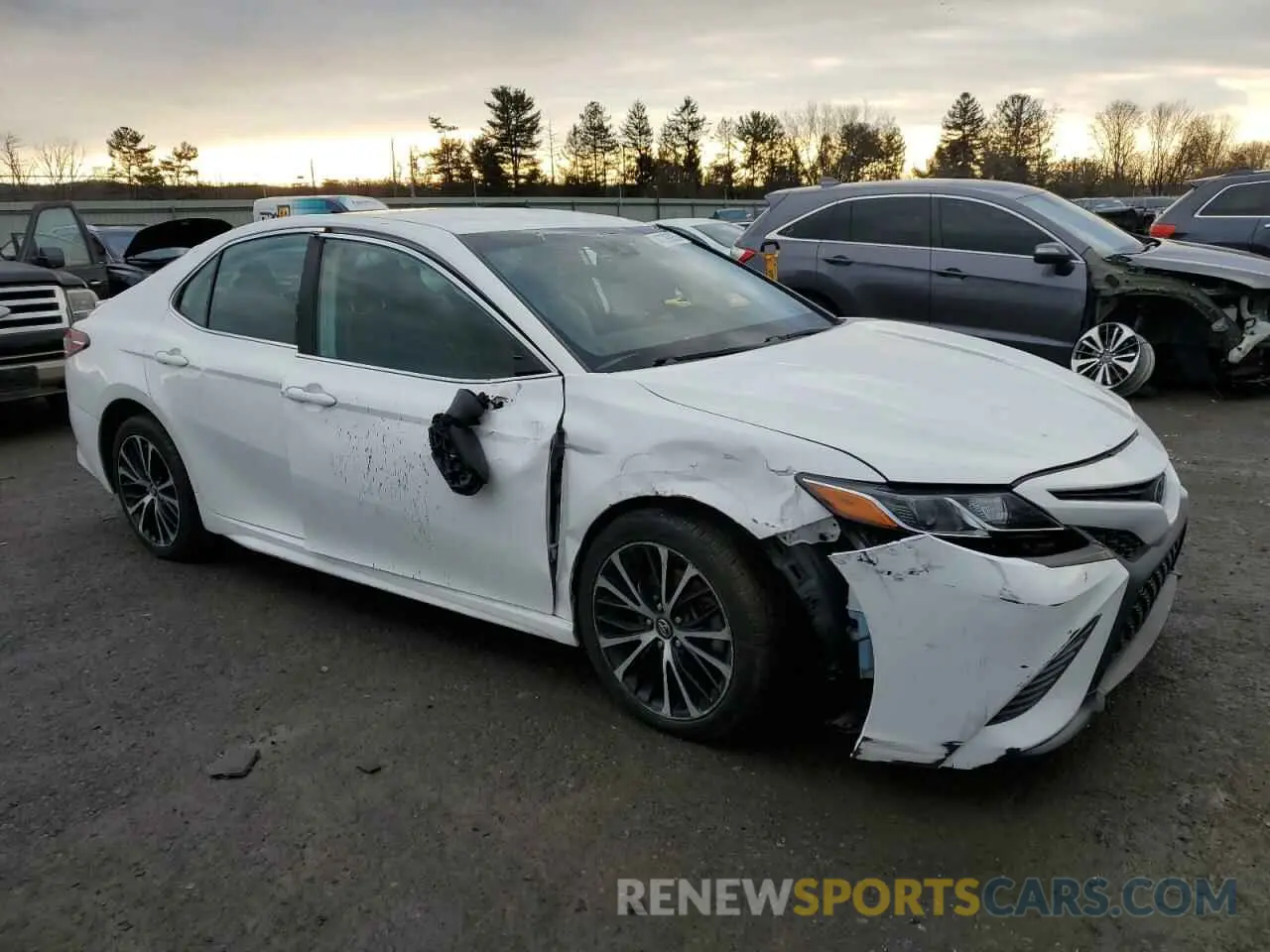 4 fotografías del automóvil dañado 4T1B11HK1KU214732 TOYOTA CAMRY 2019