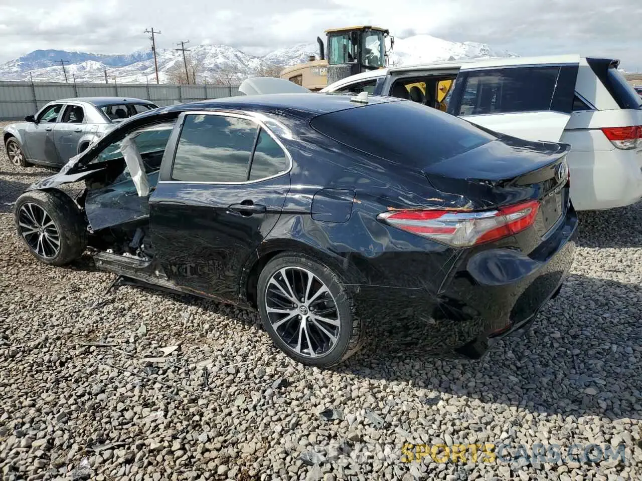 2 fotografías del automóvil dañado 4T1B11HK1KU215699 TOYOTA CAMRY 2019