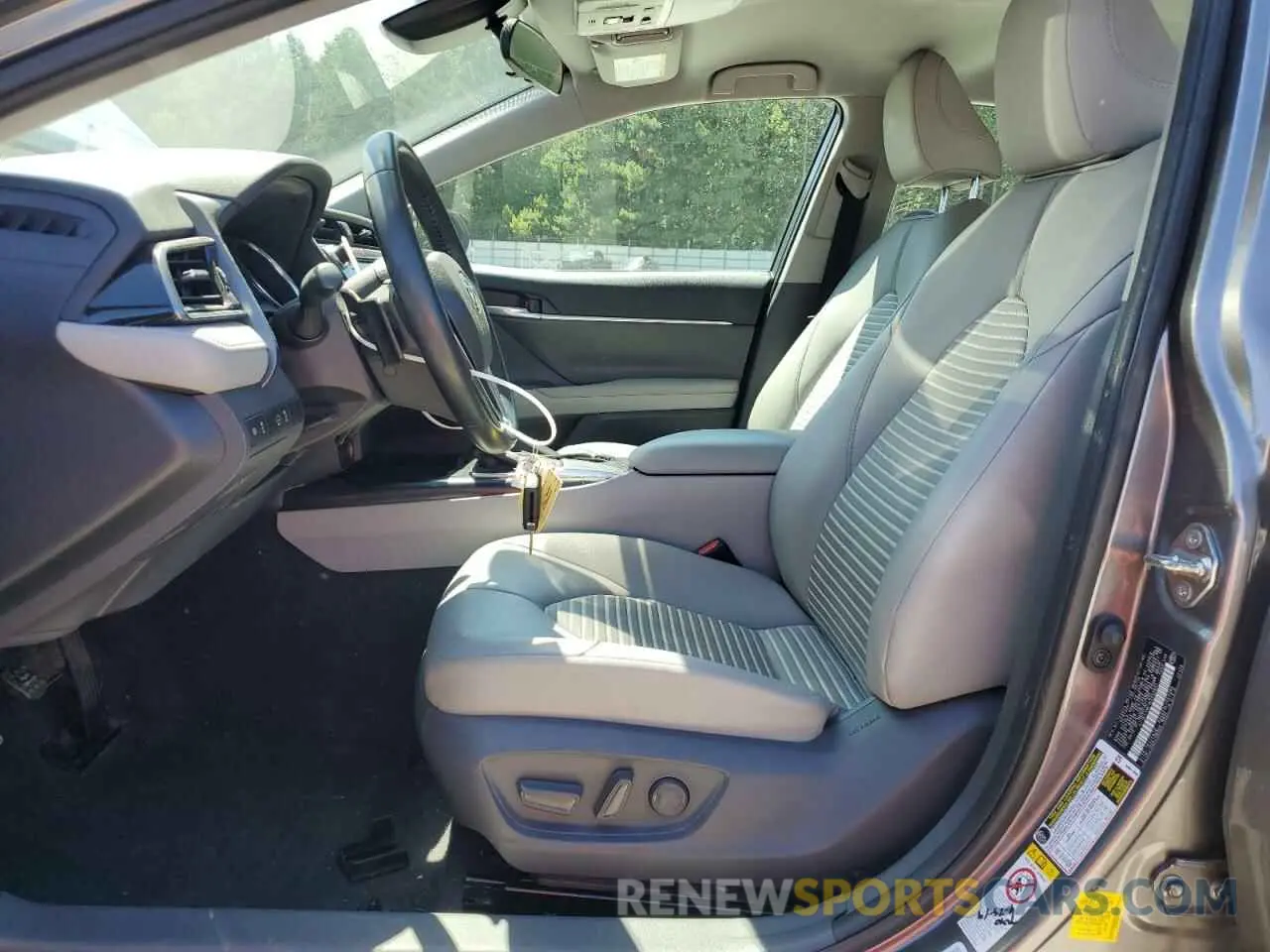 7 fotografías del automóvil dañado 4T1B11HK1KU222927 TOYOTA CAMRY 2019