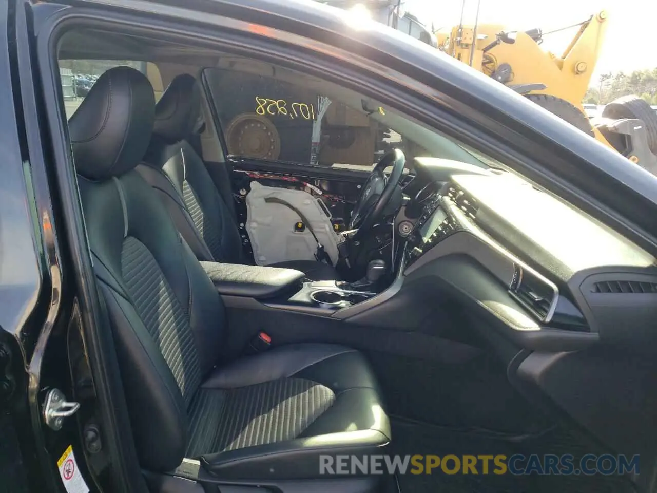 5 fotografías del automóvil dañado 4T1B11HK1KU224824 TOYOTA CAMRY 2019