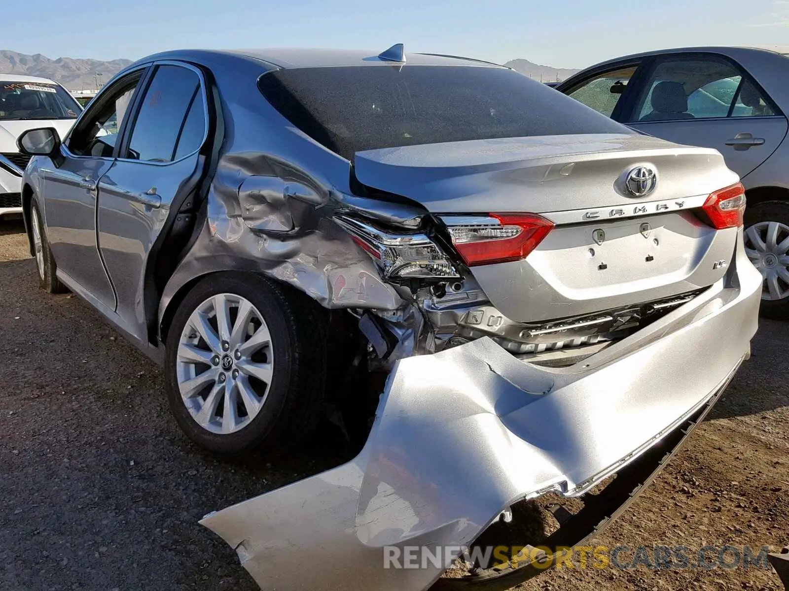 3 fotografías del automóvil dañado 4T1B11HK1KU233264 TOYOTA CAMRY 2019