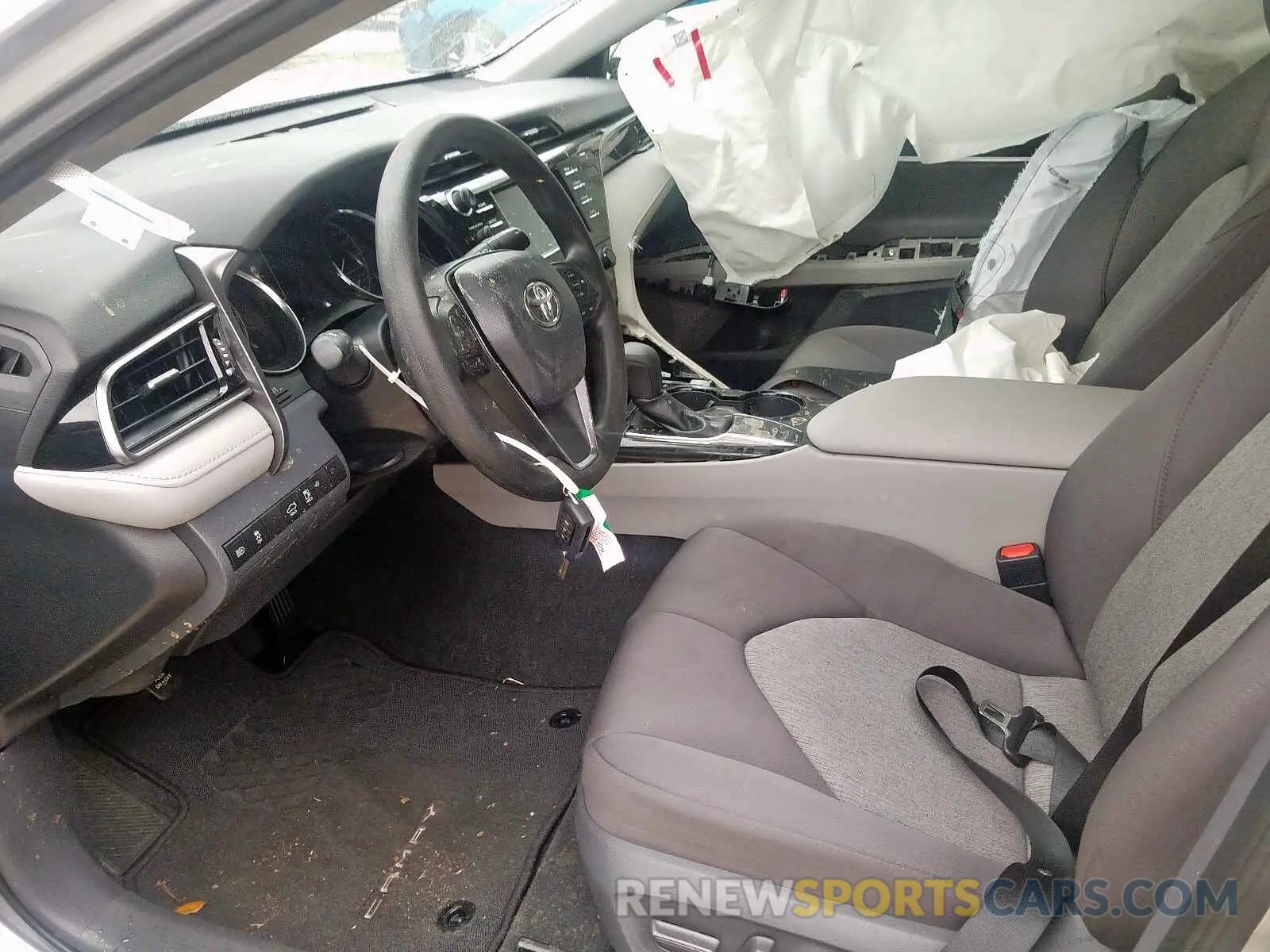 5 fotografías del automóvil dañado 4T1B11HK1KU237833 TOYOTA CAMRY 2019