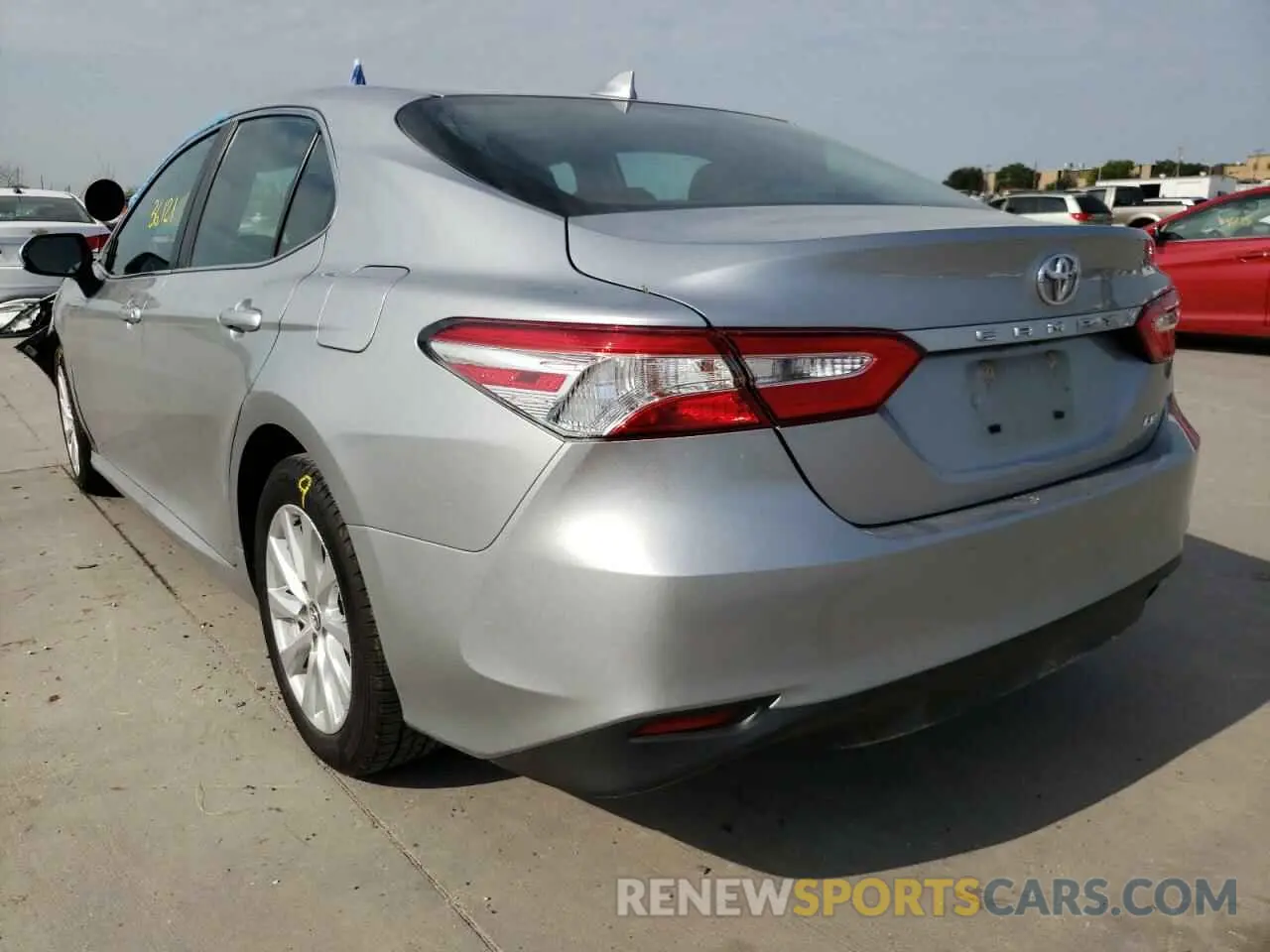 3 fotografías del automóvil dañado 4T1B11HK1KU238934 TOYOTA CAMRY 2019