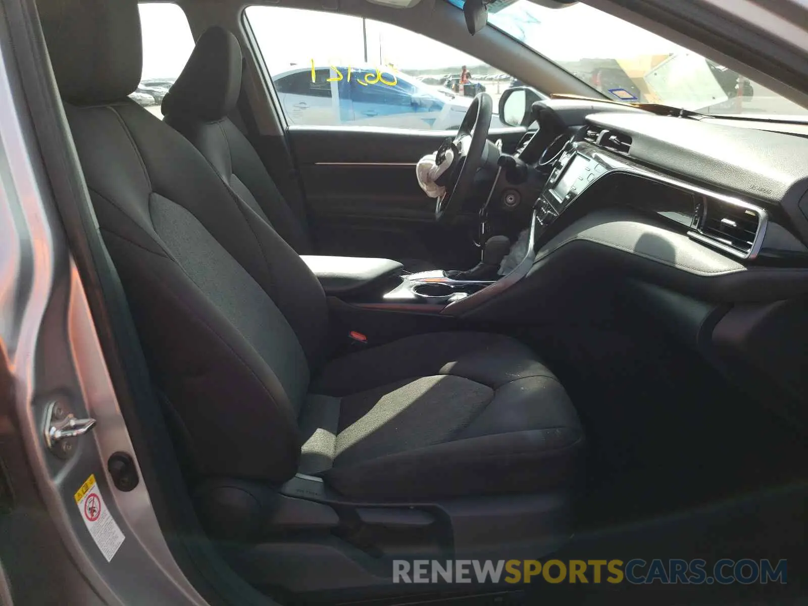 5 fotografías del automóvil dañado 4T1B11HK1KU238934 TOYOTA CAMRY 2019