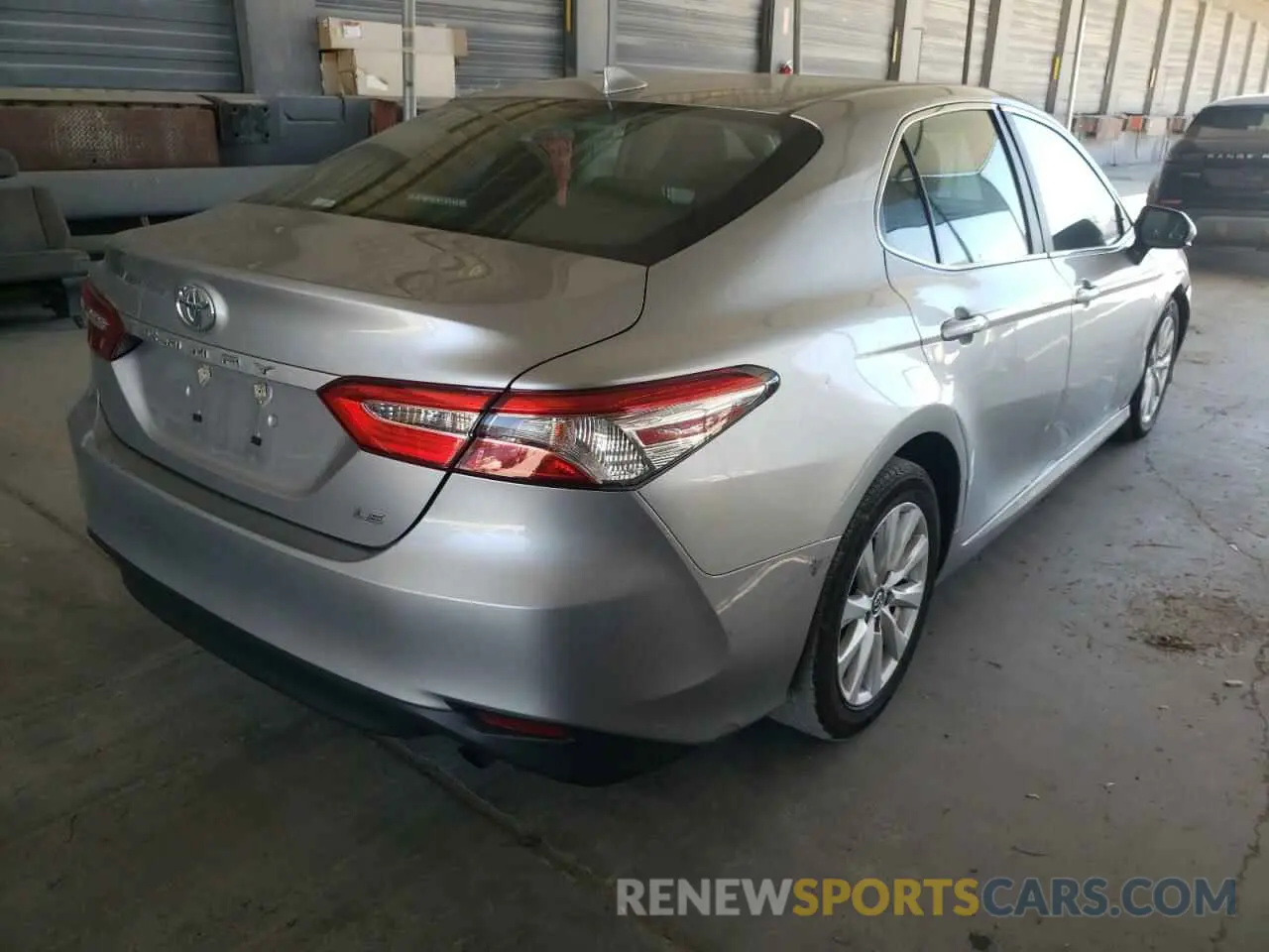4 fotografías del automóvil dañado 4T1B11HK1KU242191 TOYOTA CAMRY 2019
