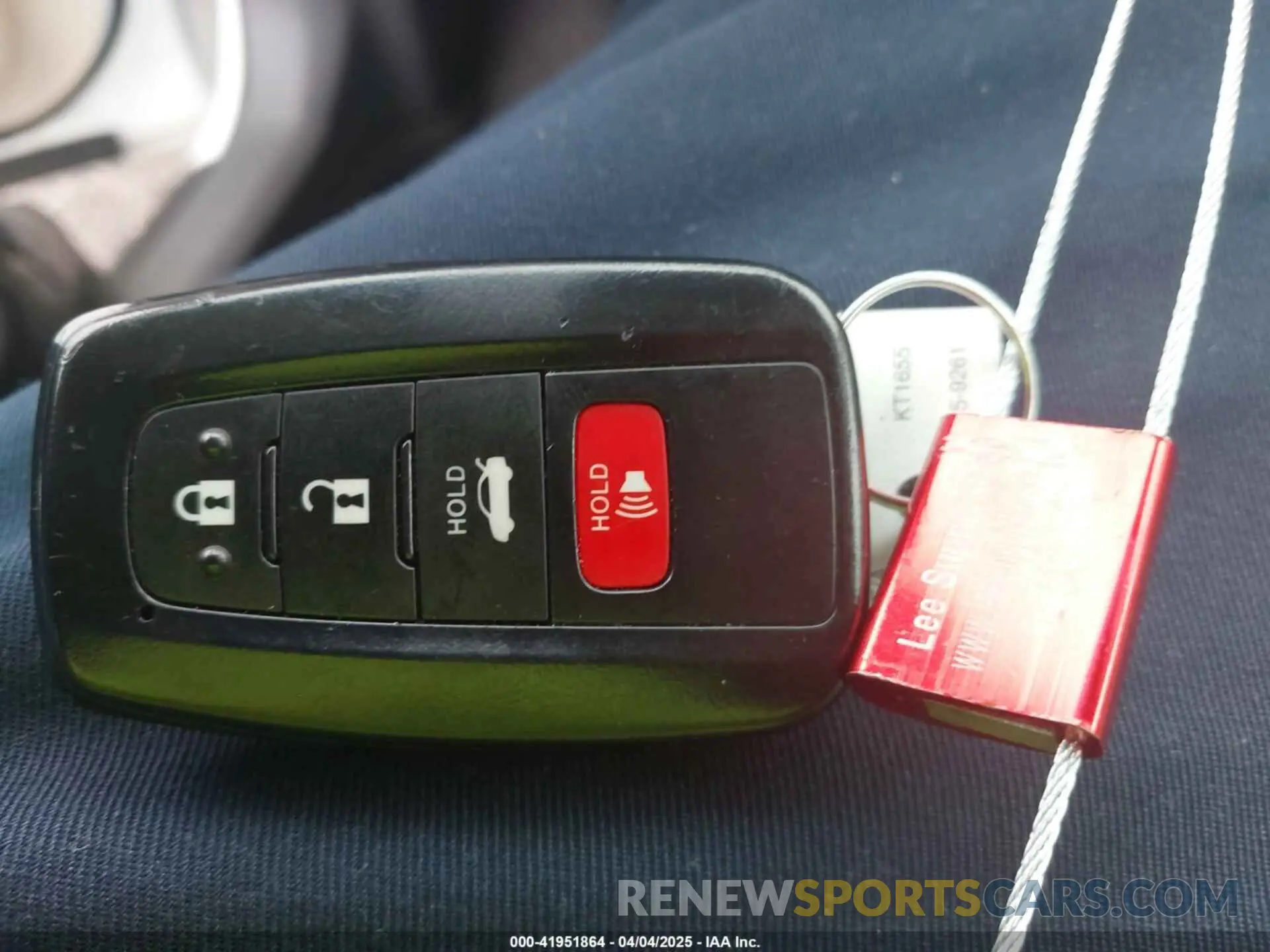 11 fotografías del automóvil dañado 4T1B11HK1KU252879 TOYOTA CAMRY 2019
