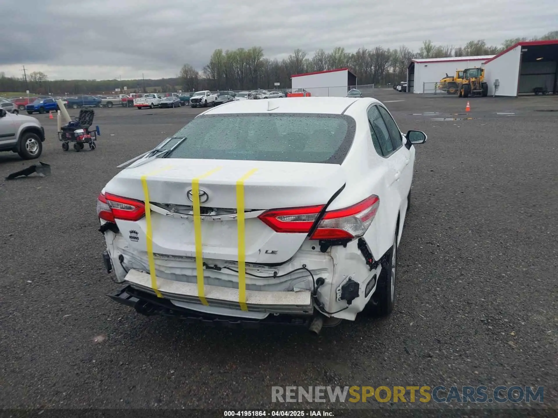 16 fotografías del automóvil dañado 4T1B11HK1KU252879 TOYOTA CAMRY 2019