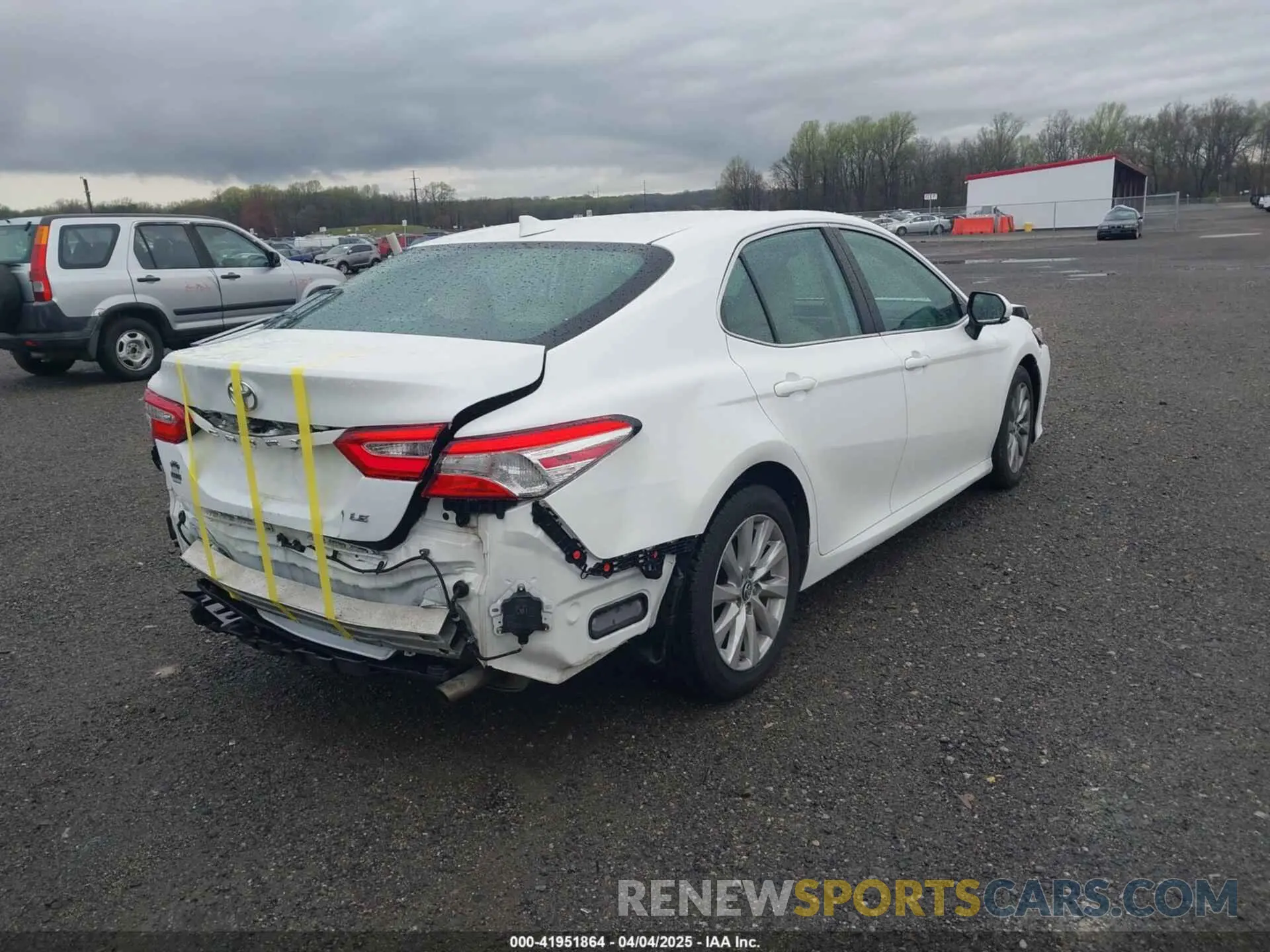 4 fotografías del automóvil dañado 4T1B11HK1KU252879 TOYOTA CAMRY 2019