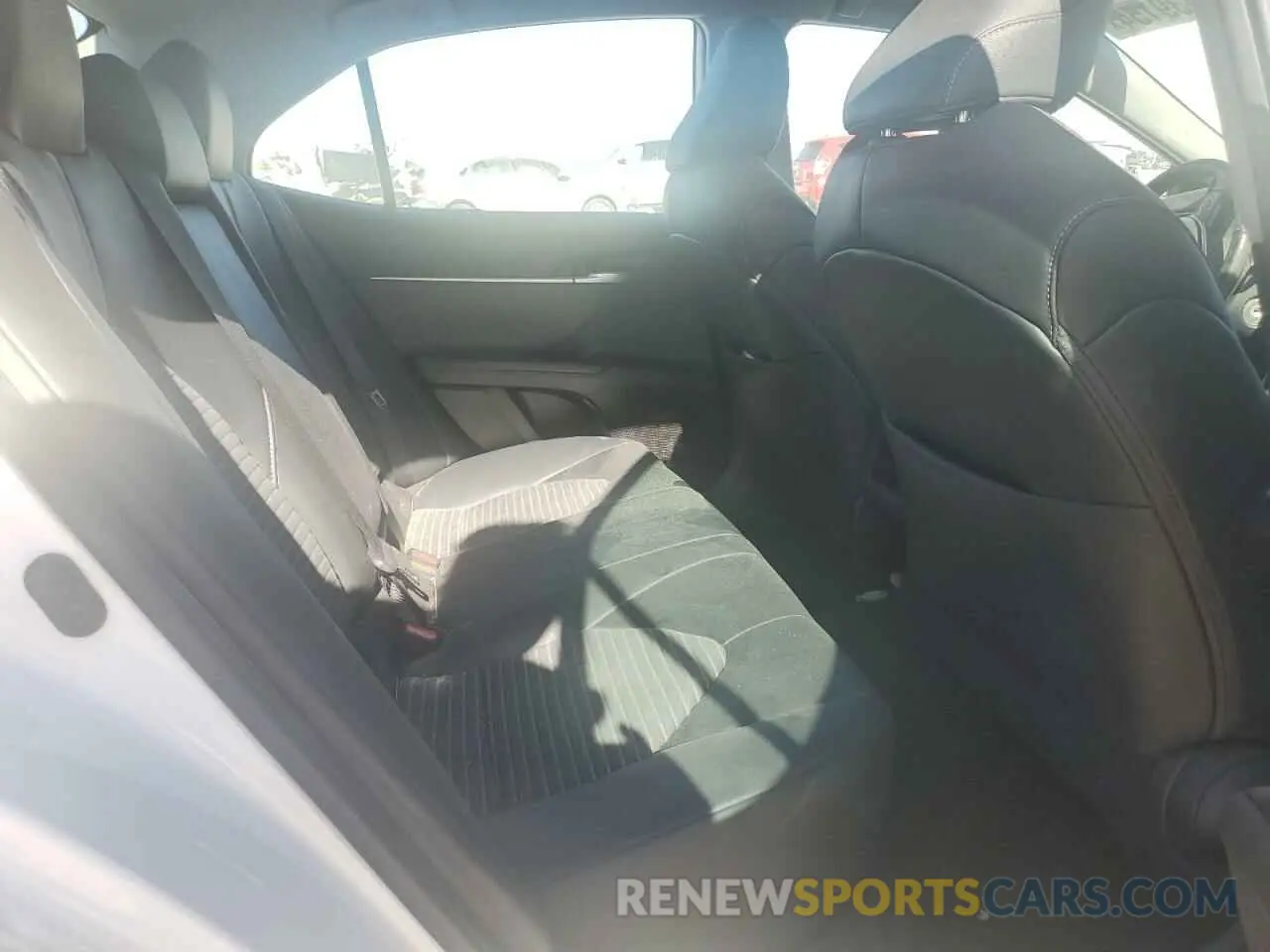 10 fotografías del automóvil dañado 4T1B11HK1KU255765 TOYOTA CAMRY 2019