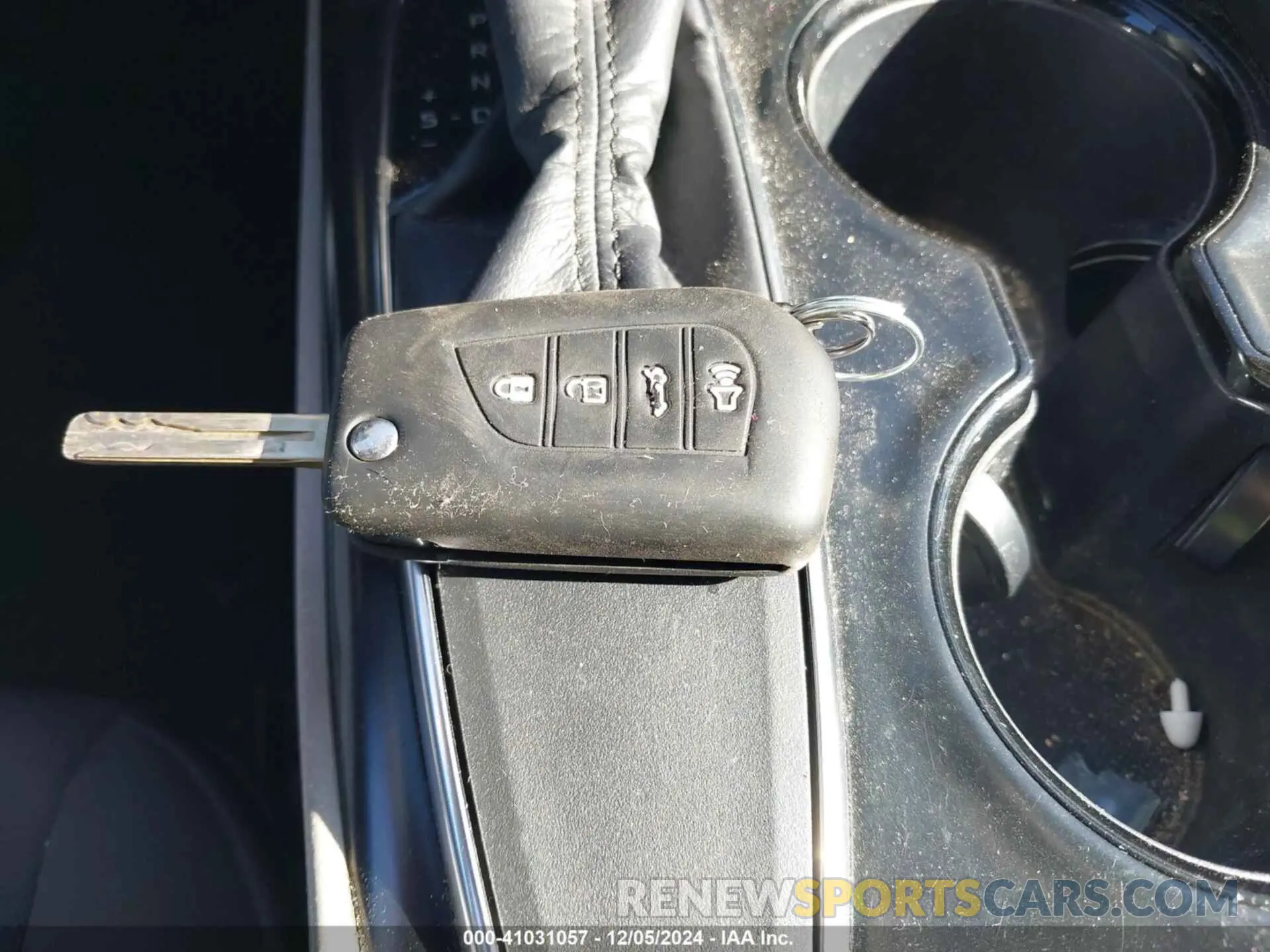 11 fotografías del automóvil dañado 4T1B11HK1KU256544 TOYOTA CAMRY 2019