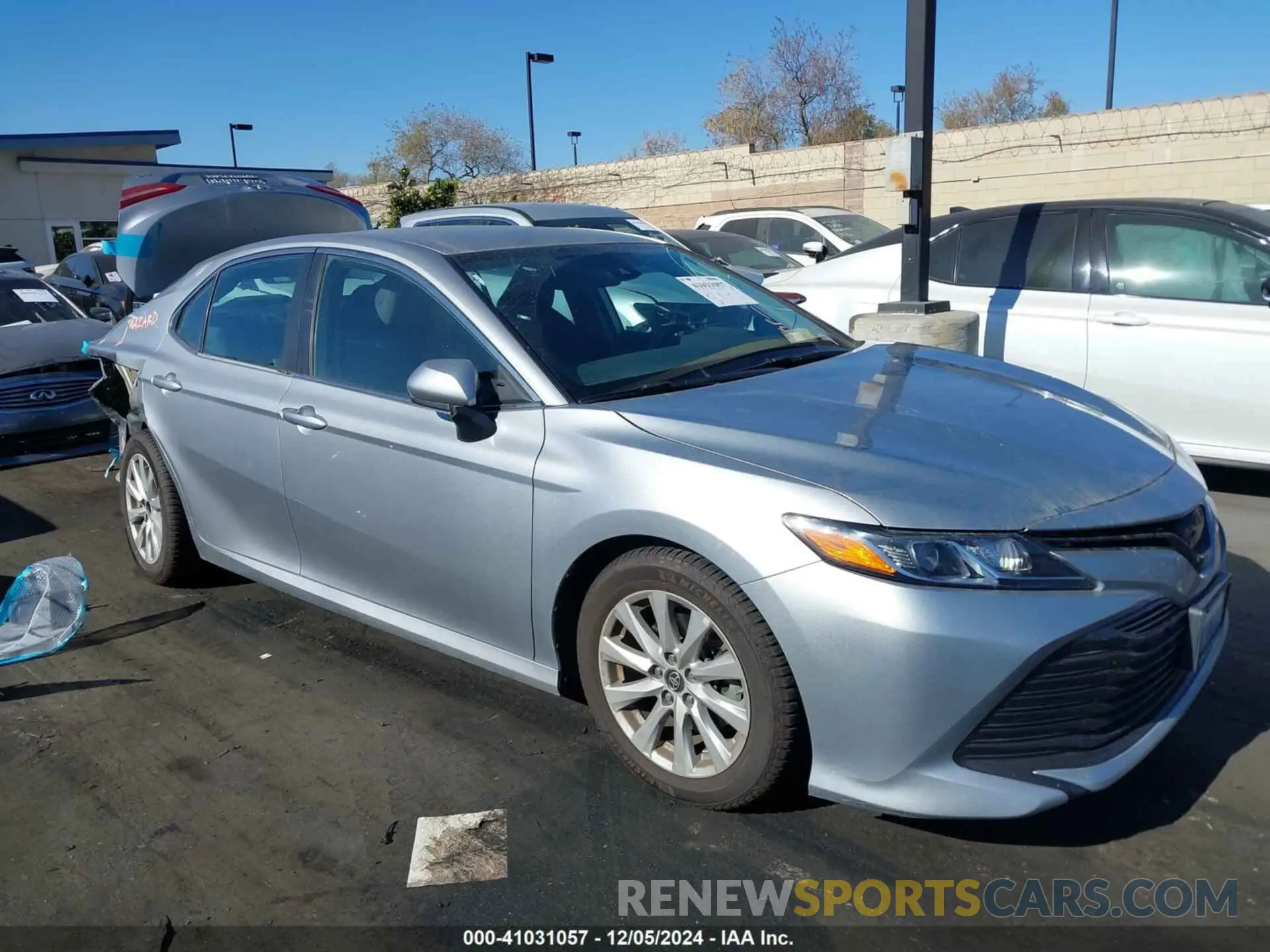 14 fotografías del automóvil dañado 4T1B11HK1KU256544 TOYOTA CAMRY 2019