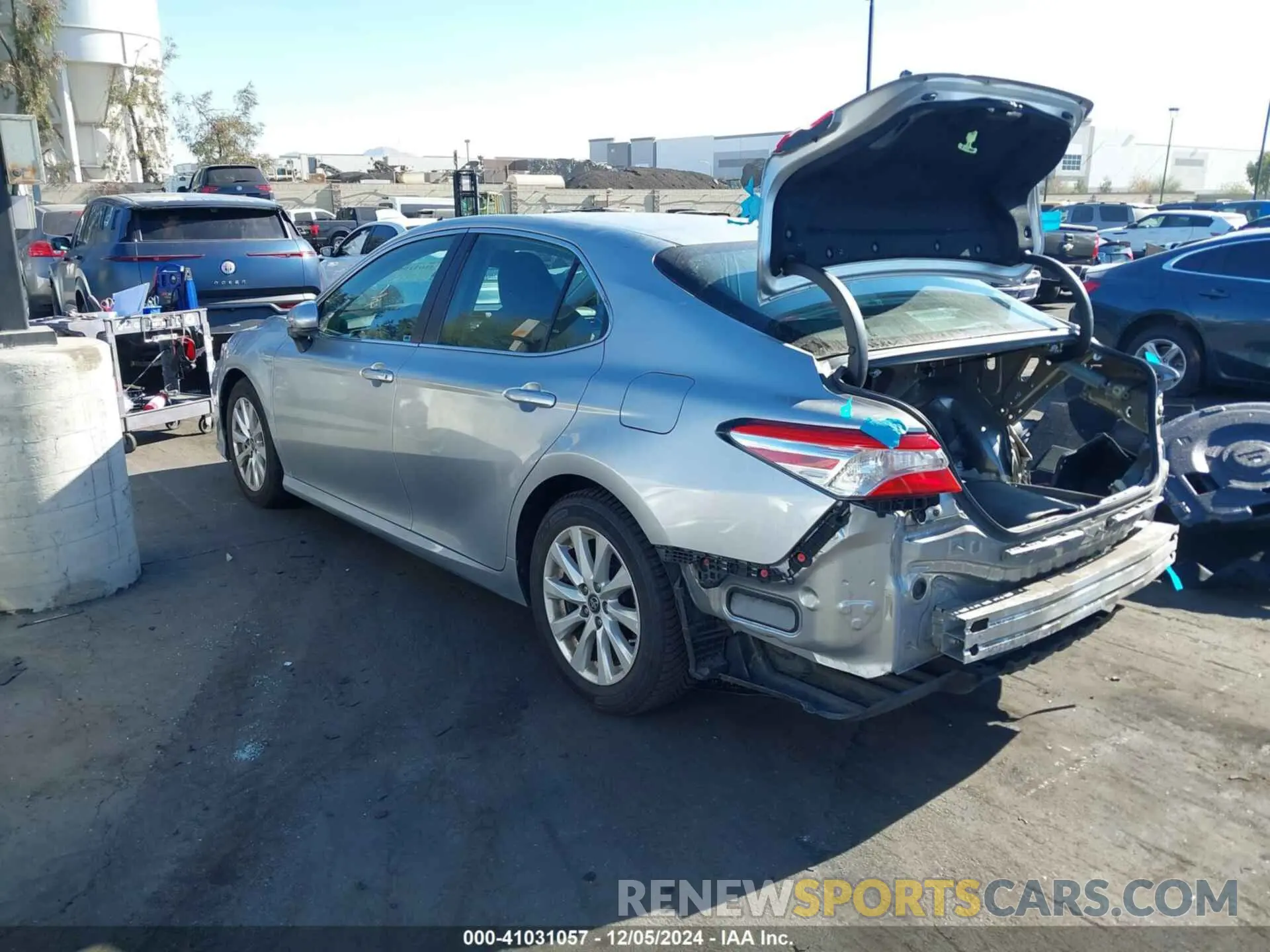 15 fotografías del automóvil dañado 4T1B11HK1KU256544 TOYOTA CAMRY 2019