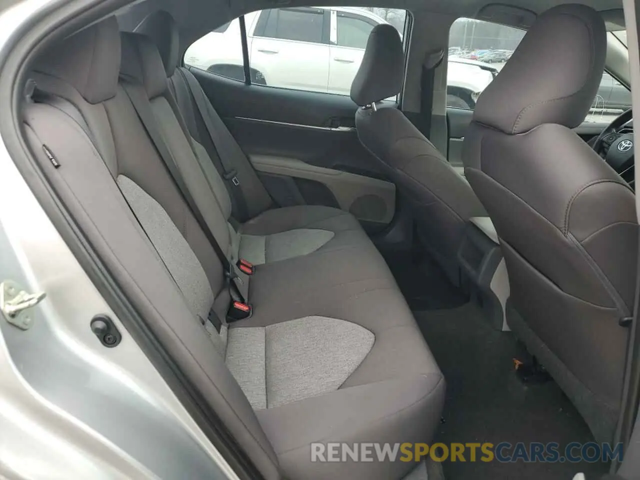 10 fotografías del automóvil dañado 4T1B11HK1KU260321 TOYOTA CAMRY 2019