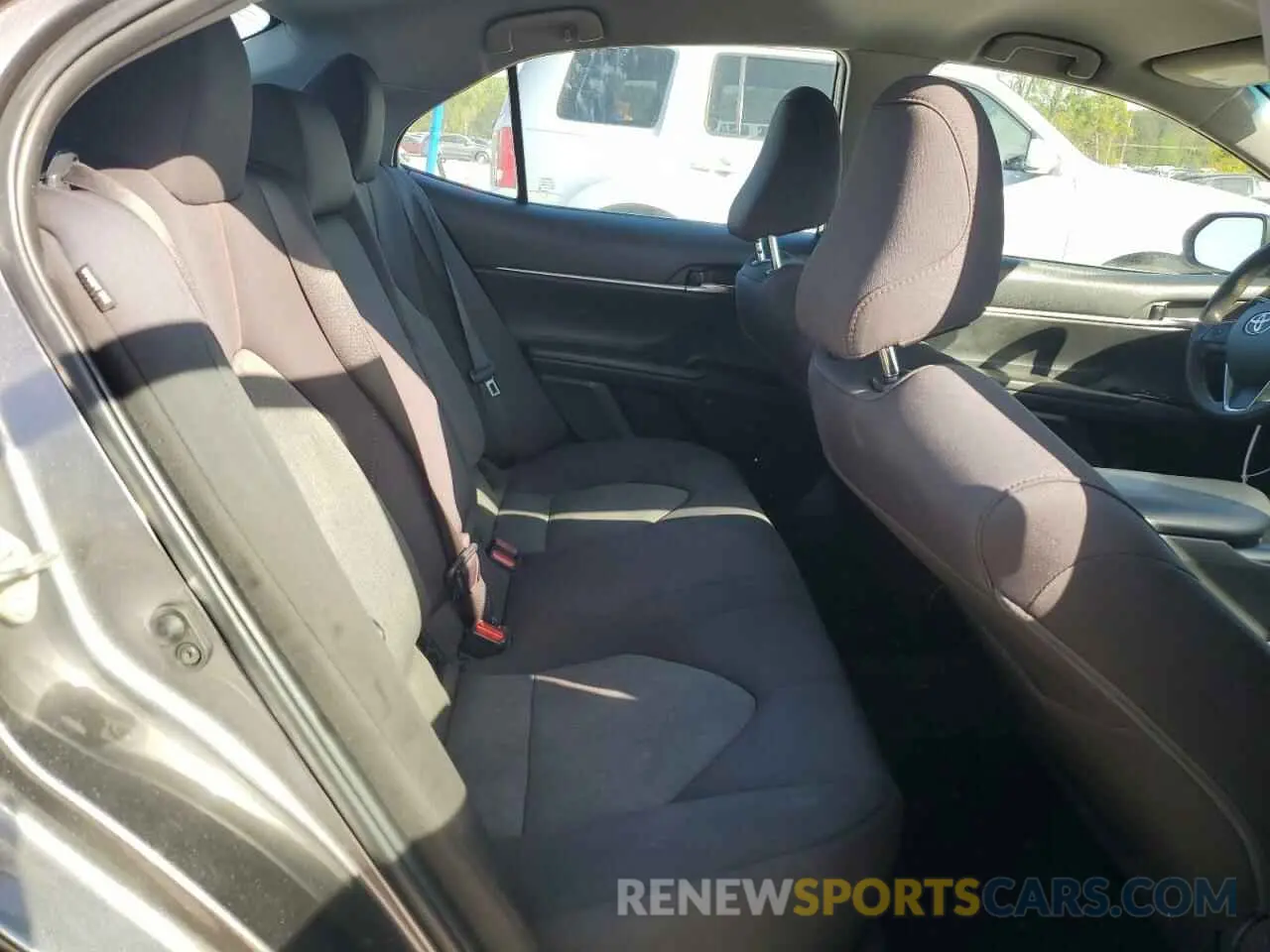 10 fotografías del automóvil dañado 4T1B11HK1KU266040 TOYOTA CAMRY 2019