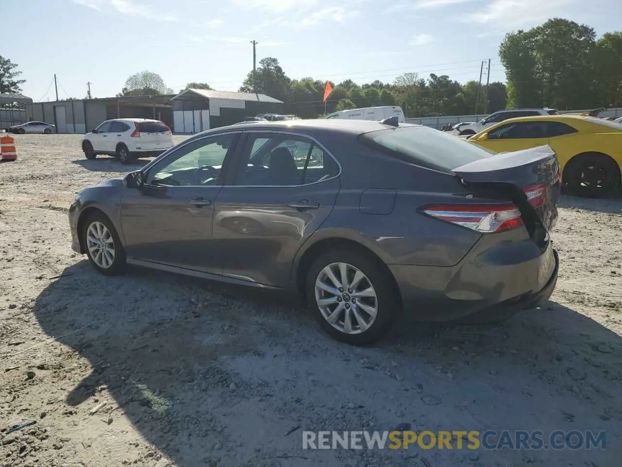 2 fotografías del automóvil dañado 4T1B11HK1KU266040 TOYOTA CAMRY 2019