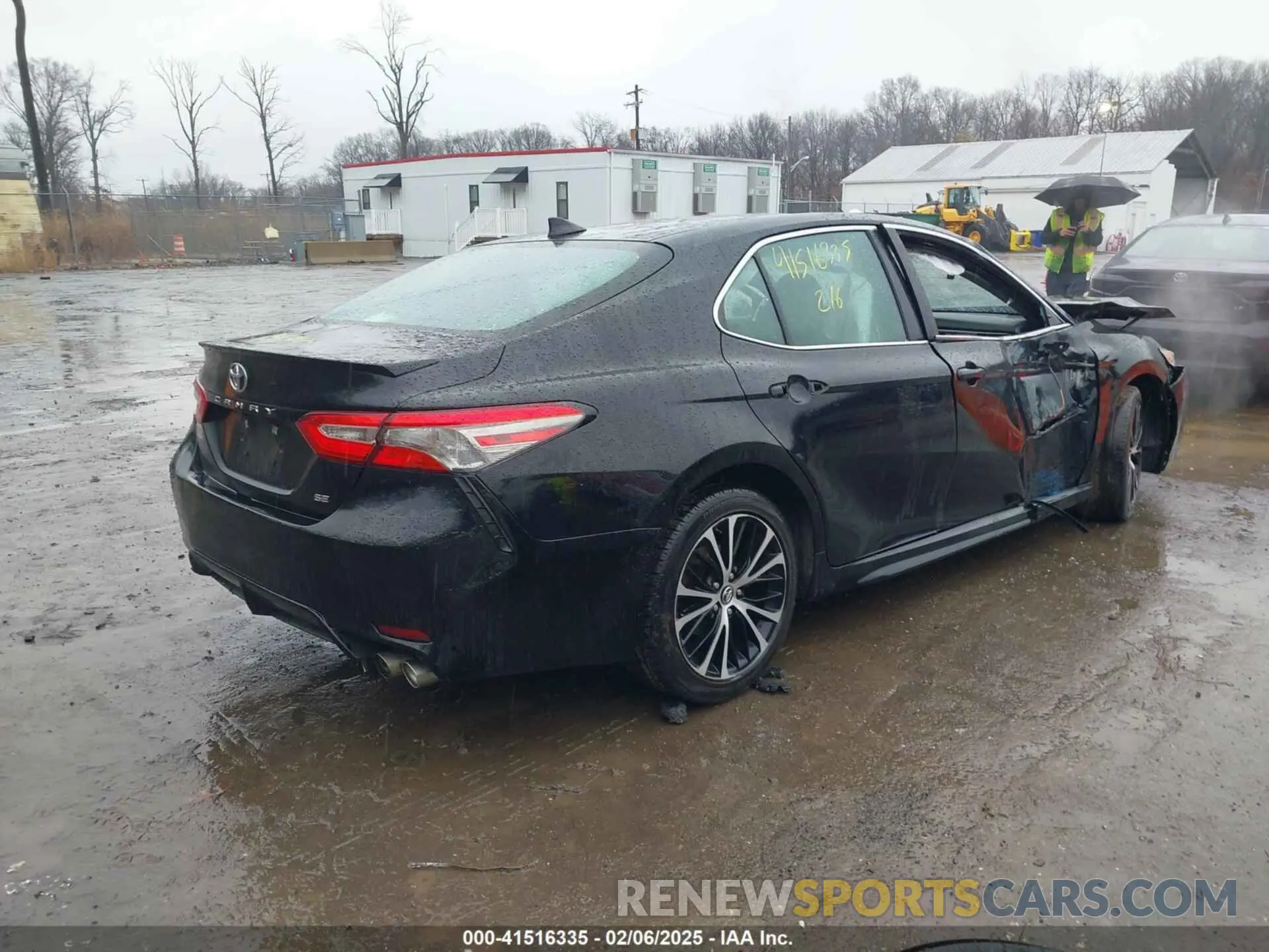 4 fotografías del automóvil dañado 4T1B11HK1KU278947 TOYOTA CAMRY 2019