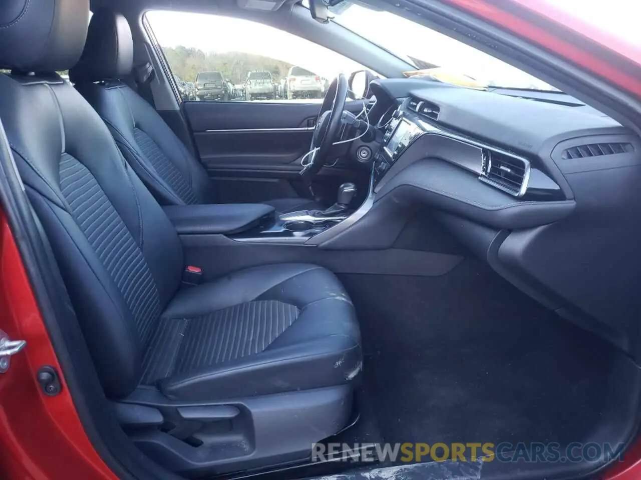 5 fotografías del automóvil dañado 4T1B11HK1KU283310 TOYOTA CAMRY 2019
