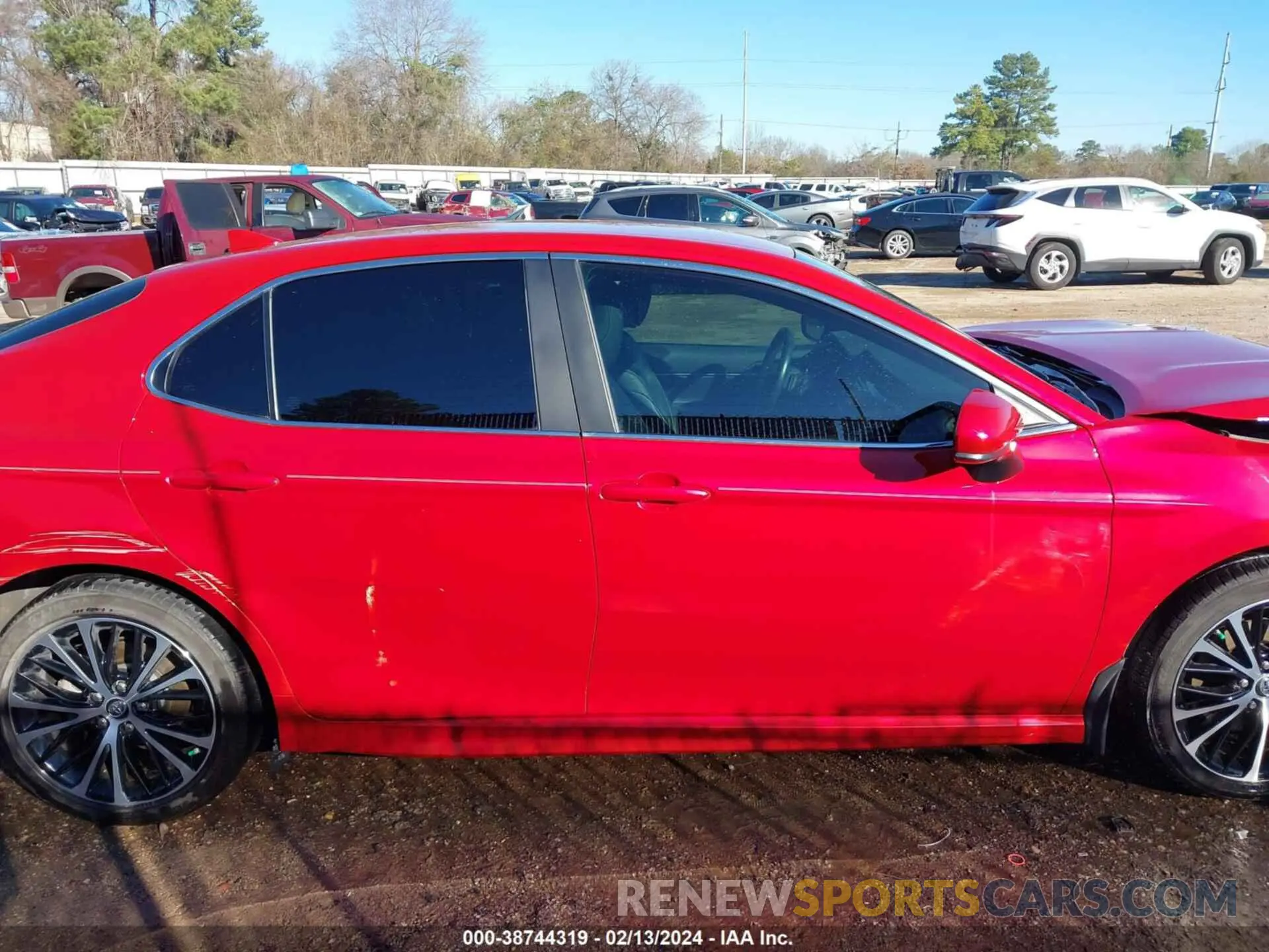 14 fotografías del automóvil dañado 4T1B11HK1KU285591 TOYOTA CAMRY 2019