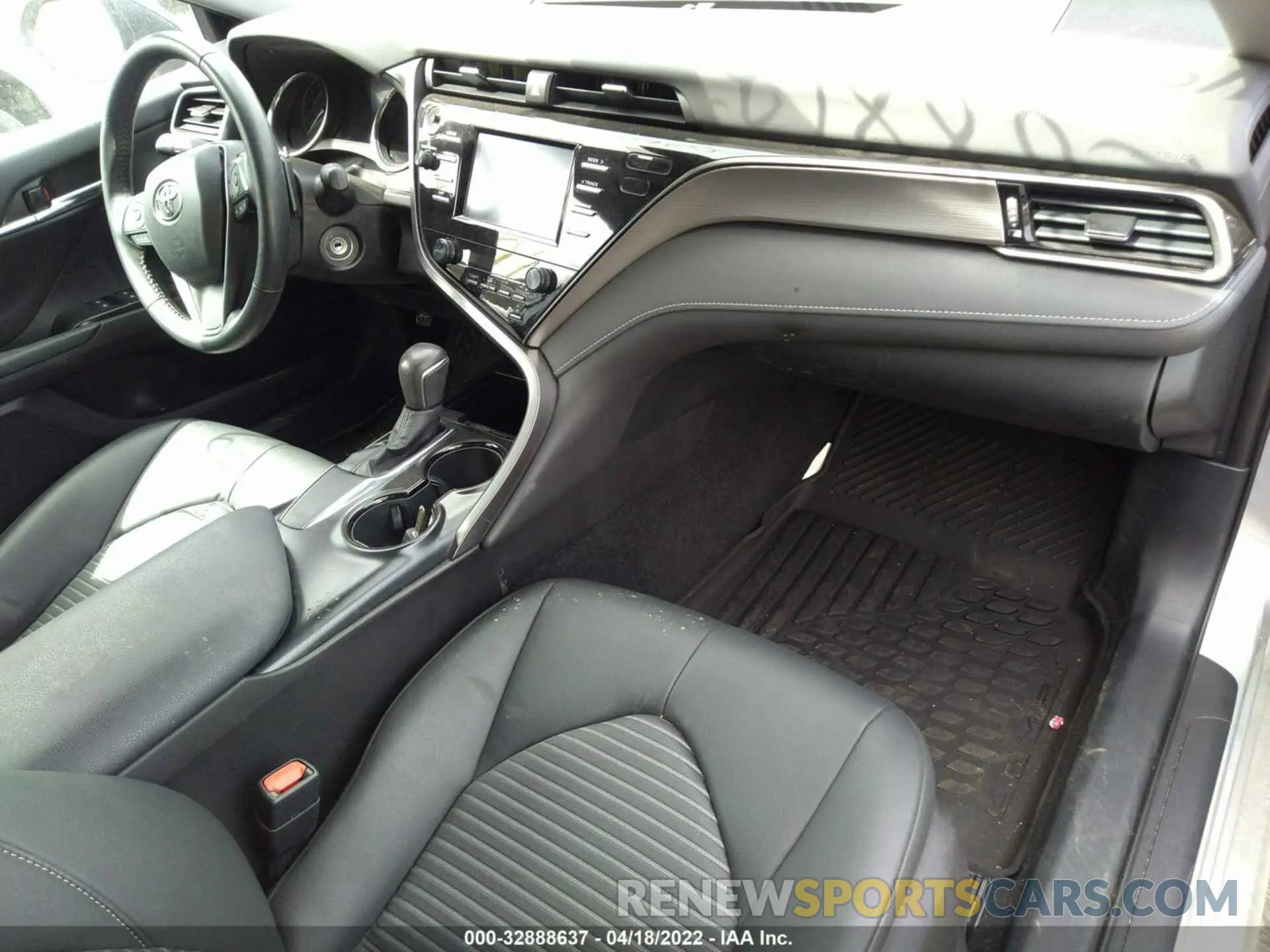 5 fotografías del automóvil dañado 4T1B11HK1KU288216 TOYOTA CAMRY 2019