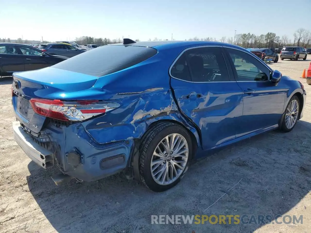 3 fotografías del automóvil dañado 4T1B11HK1KU295019 TOYOTA CAMRY 2019