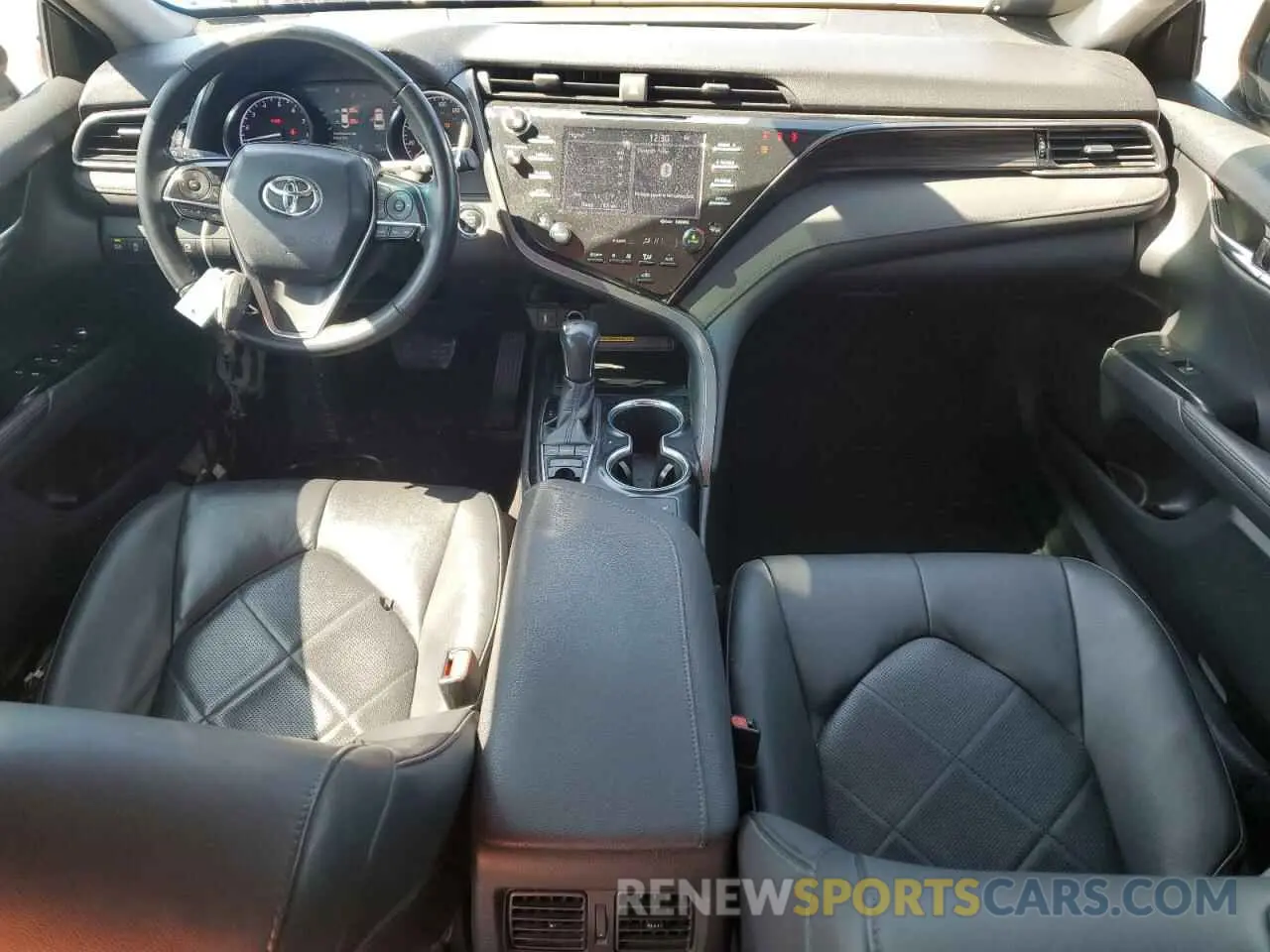 8 fotografías del automóvil dañado 4T1B11HK1KU295019 TOYOTA CAMRY 2019
