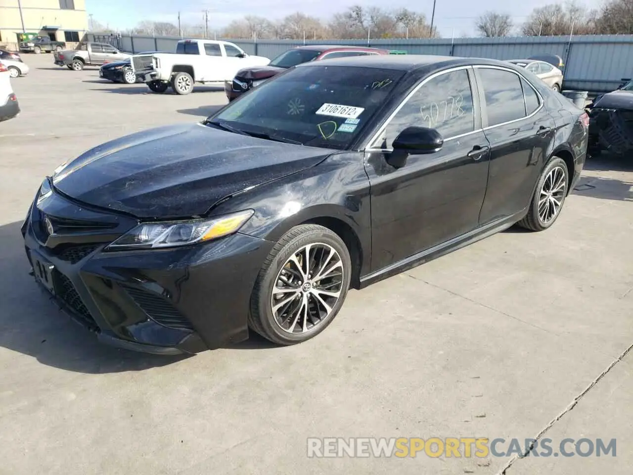 2 fotografías del automóvil dañado 4T1B11HK1KU679527 TOYOTA CAMRY 2019