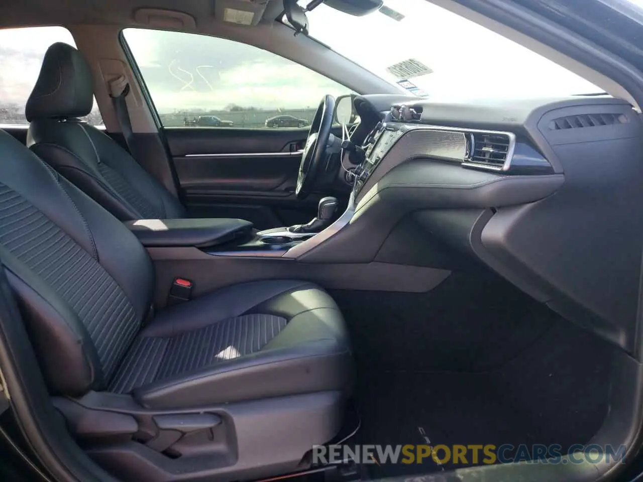 5 fotografías del automóvil dañado 4T1B11HK1KU679527 TOYOTA CAMRY 2019
