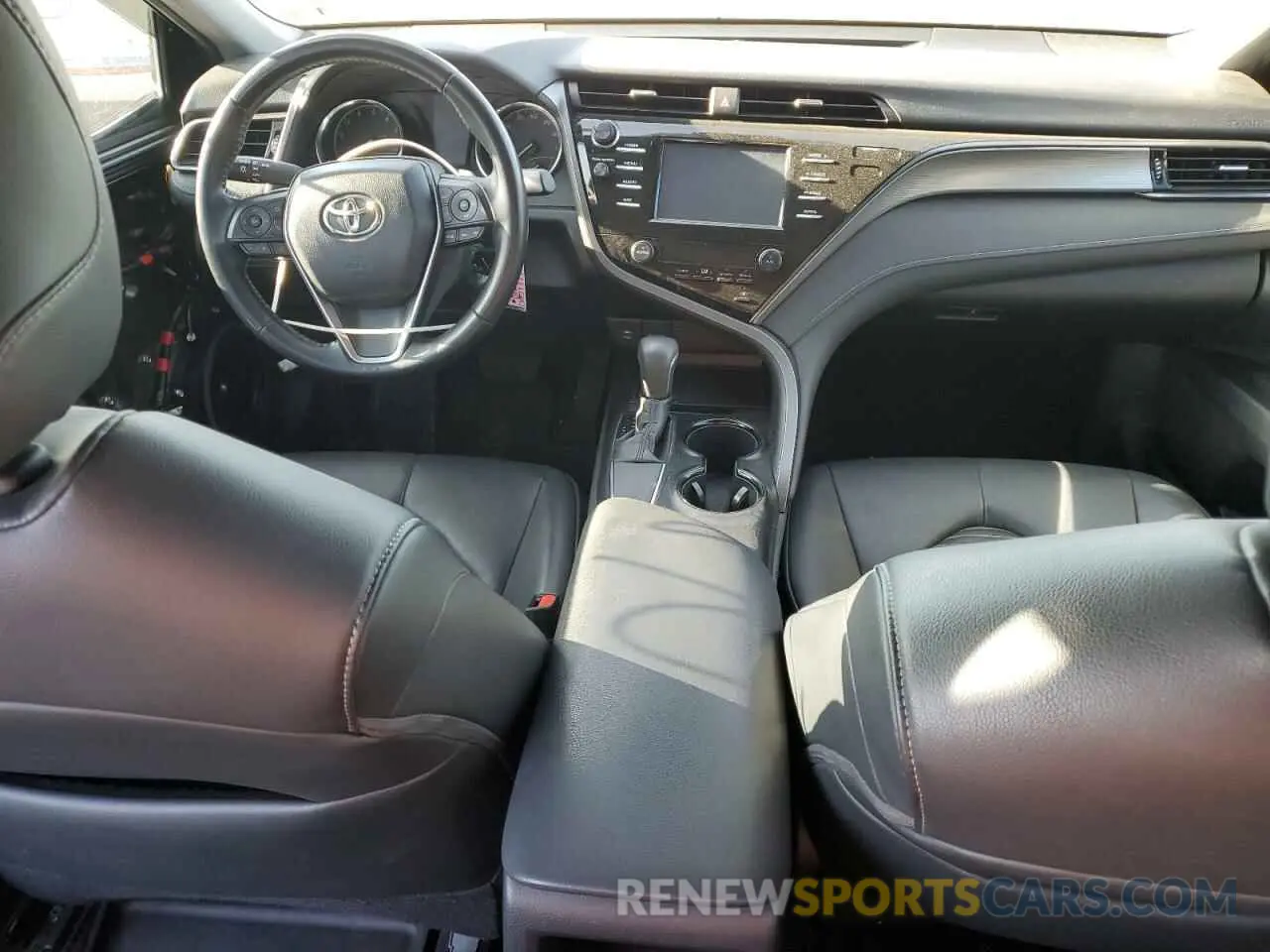 8 fotografías del automóvil dañado 4T1B11HK1KU684856 TOYOTA CAMRY 2019