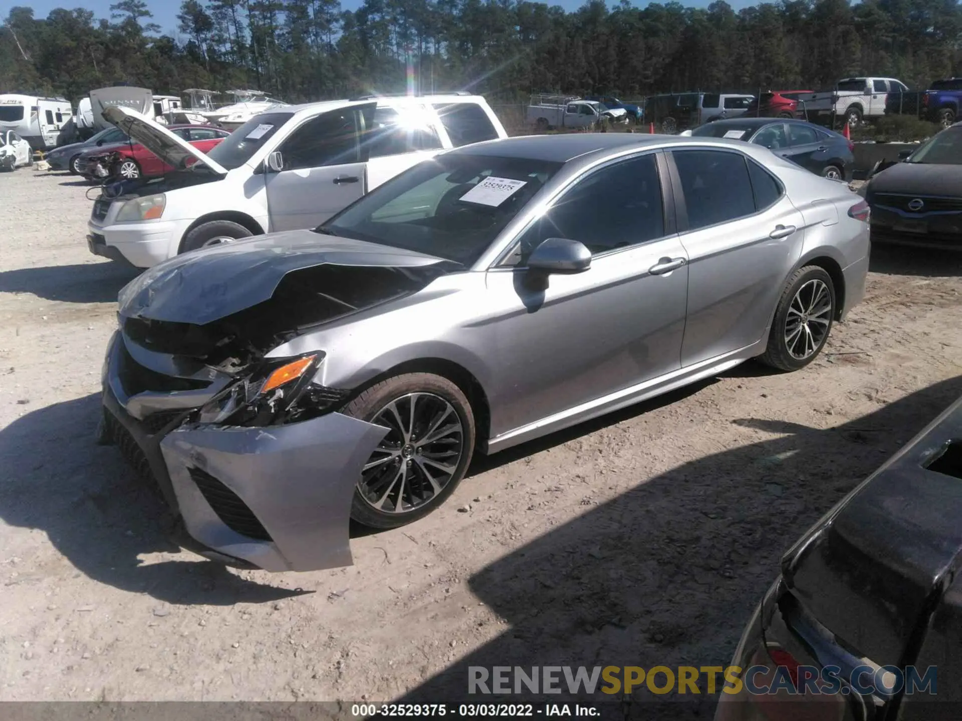 2 fotografías del automóvil dañado 4T1B11HK1KU689152 TOYOTA CAMRY 2019
