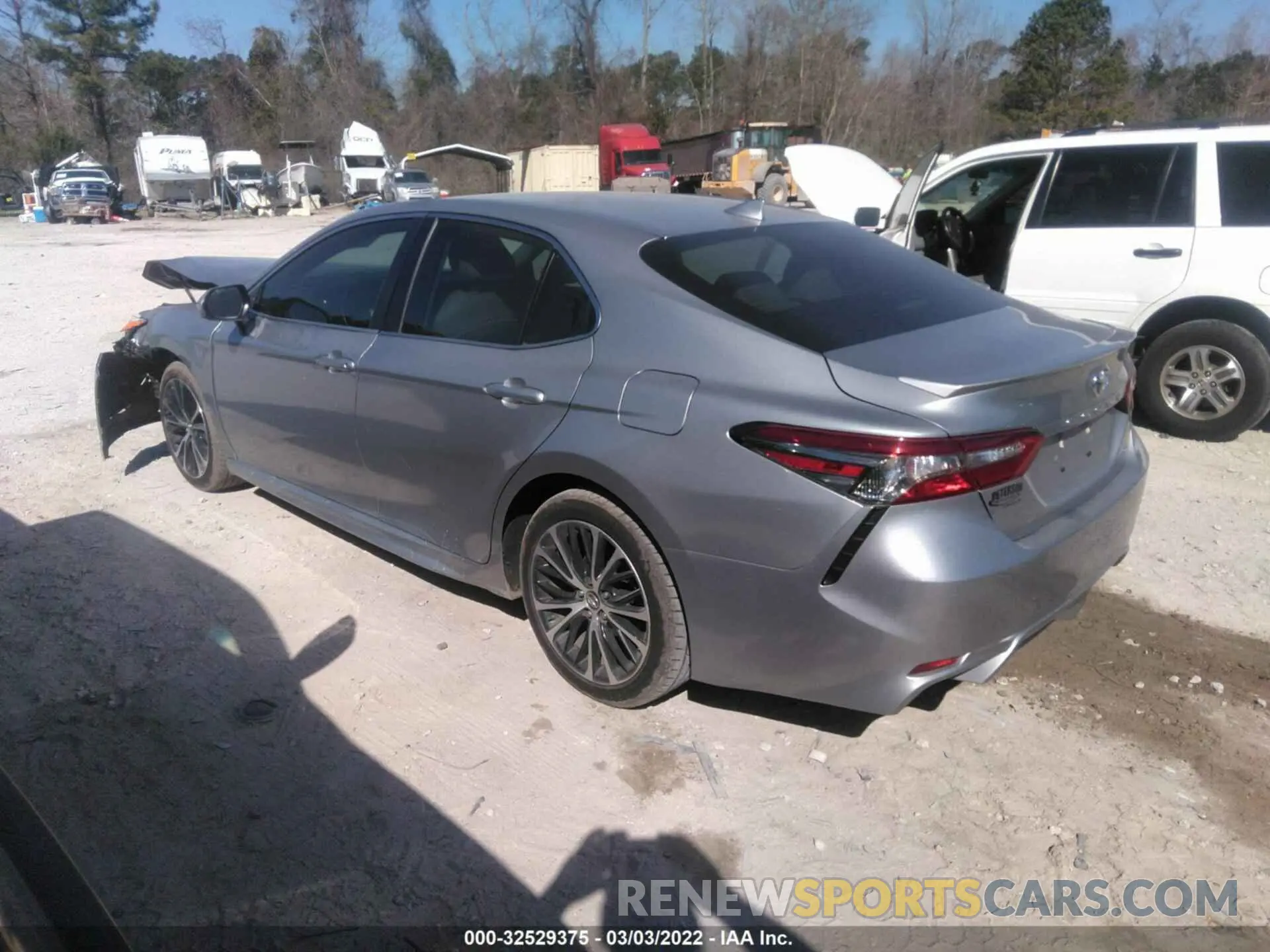 3 fotografías del automóvil dañado 4T1B11HK1KU689152 TOYOTA CAMRY 2019