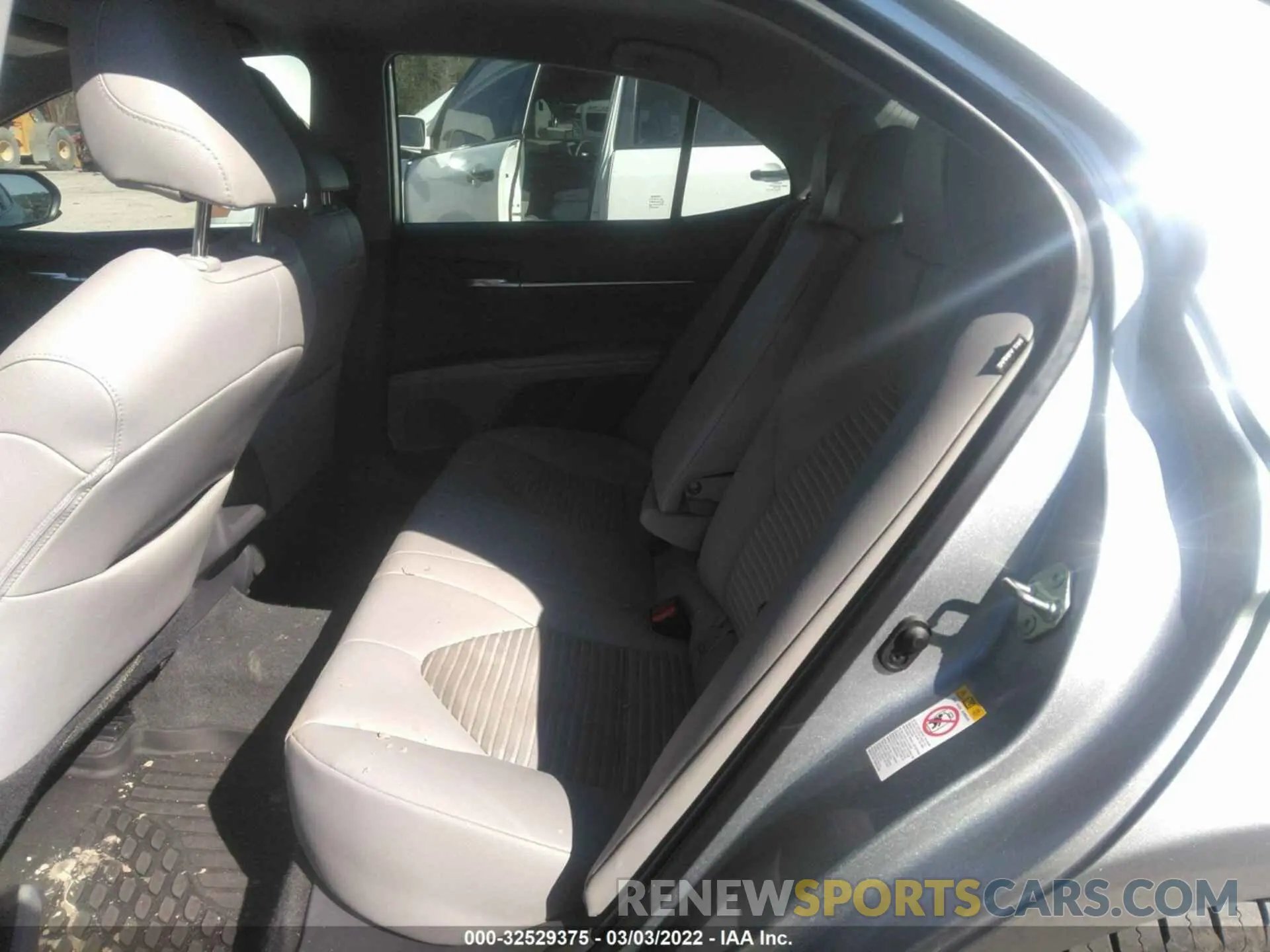 8 fotografías del automóvil dañado 4T1B11HK1KU689152 TOYOTA CAMRY 2019