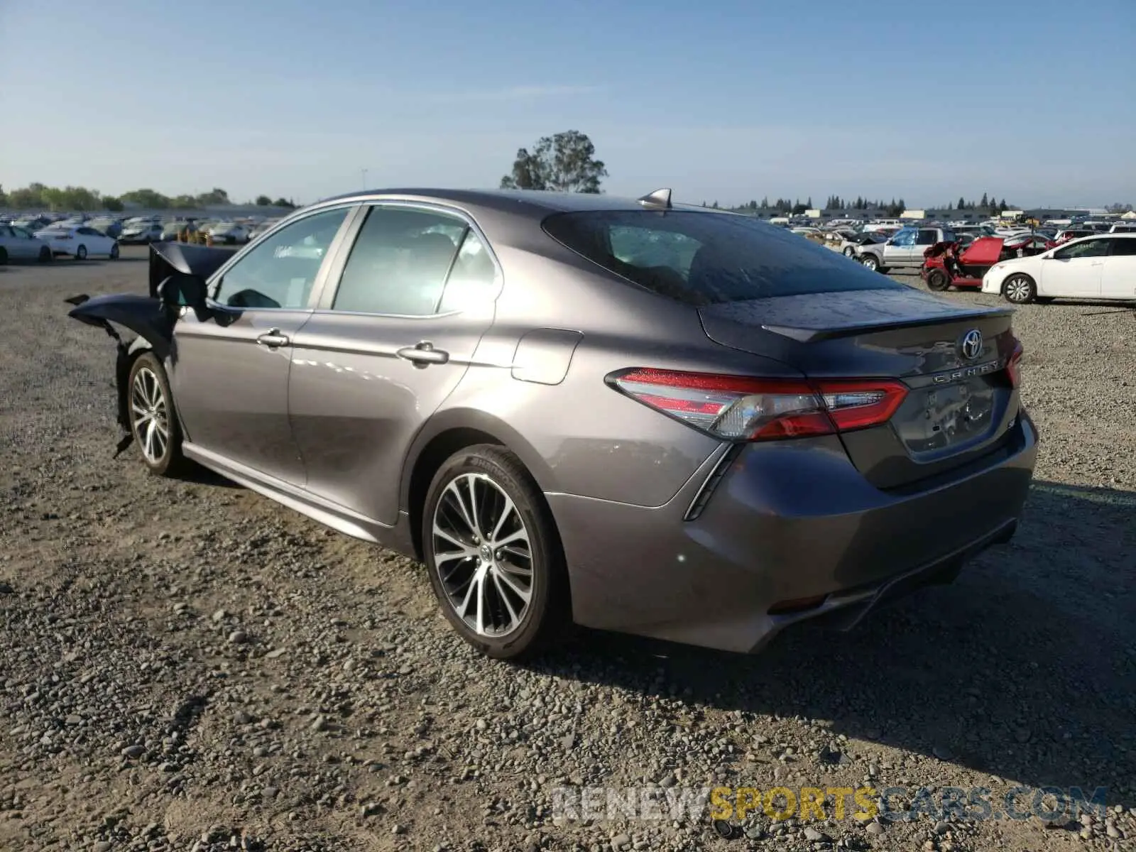 3 fotografías del automóvil dañado 4T1B11HK1KU691791 TOYOTA CAMRY 2019