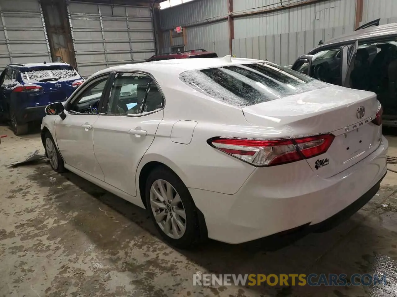 2 fotografías del automóvil dañado 4T1B11HK1KU693198 TOYOTA CAMRY 2019