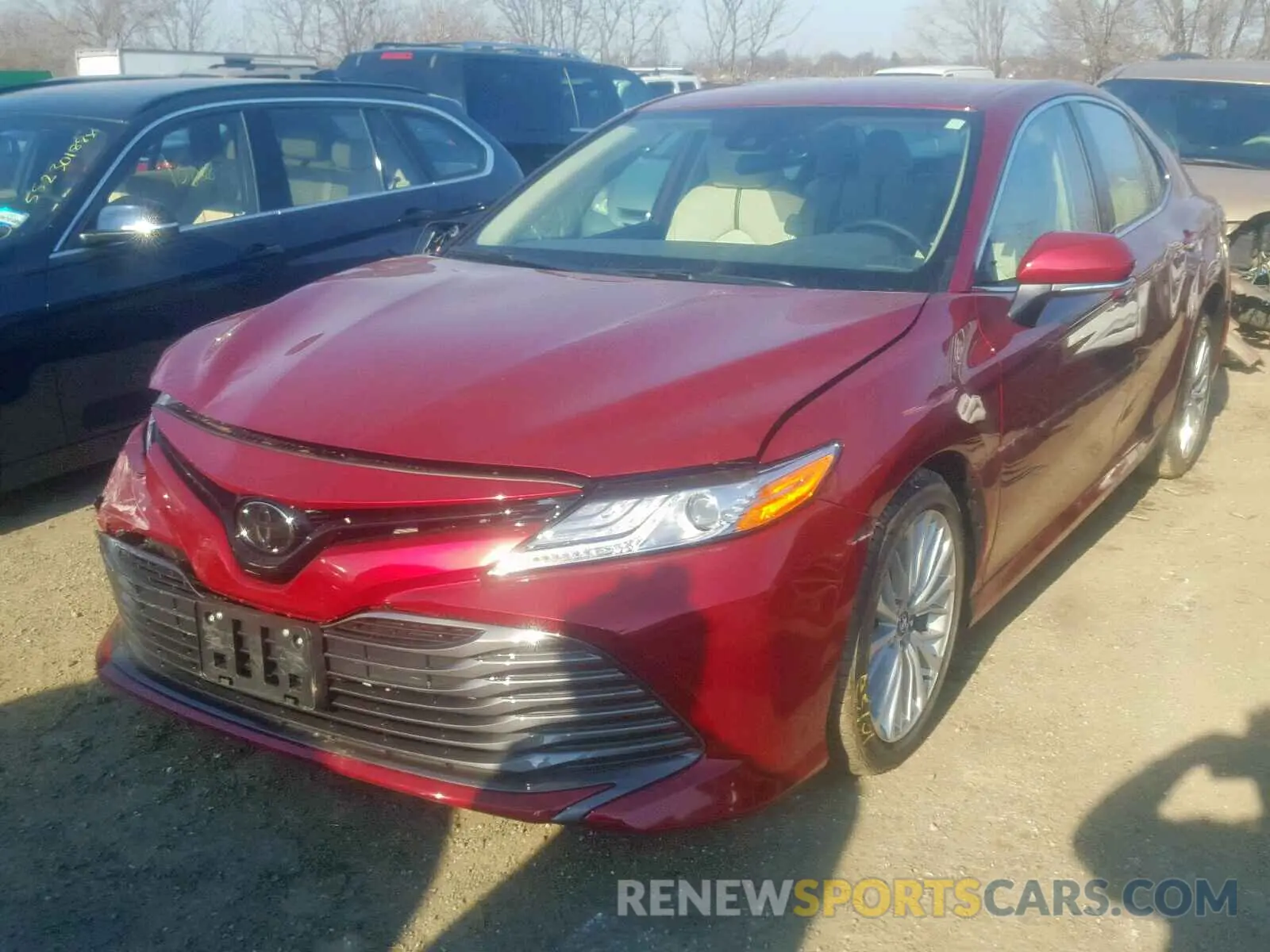 2 fotografías del automóvil dañado 4T1B11HK1KU694870 TOYOTA CAMRY 2019
