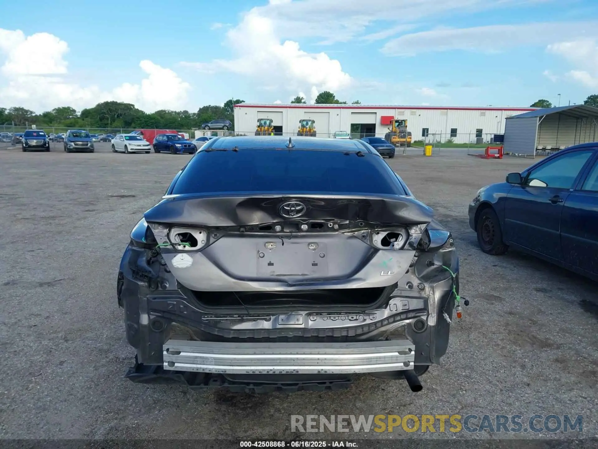 17 fotografías del automóvil dañado 4T1B11HK1KU697803 TOYOTA CAMRY 2019