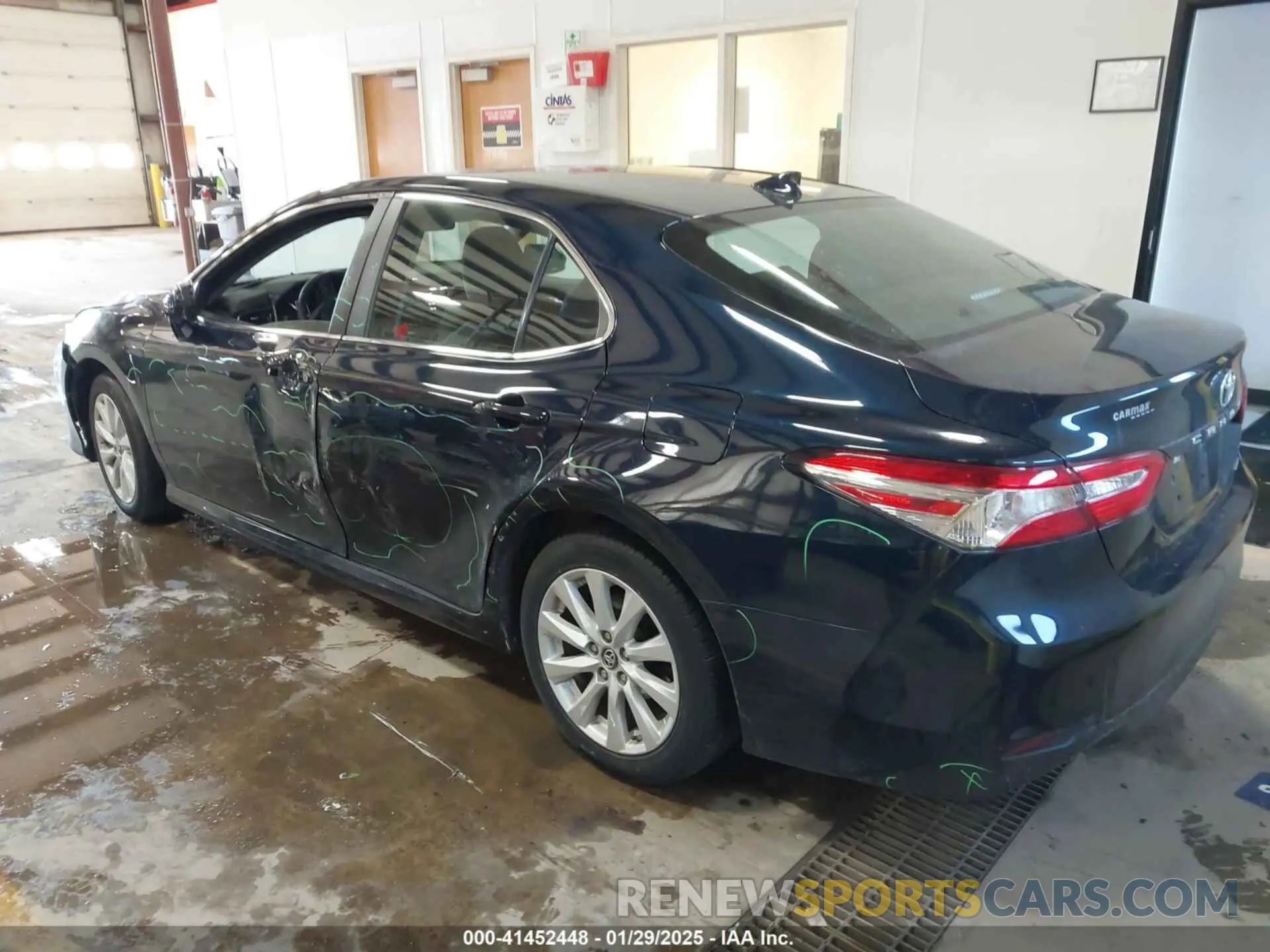 3 fotografías del automóvil dañado 4T1B11HK1KU704524 TOYOTA CAMRY 2019