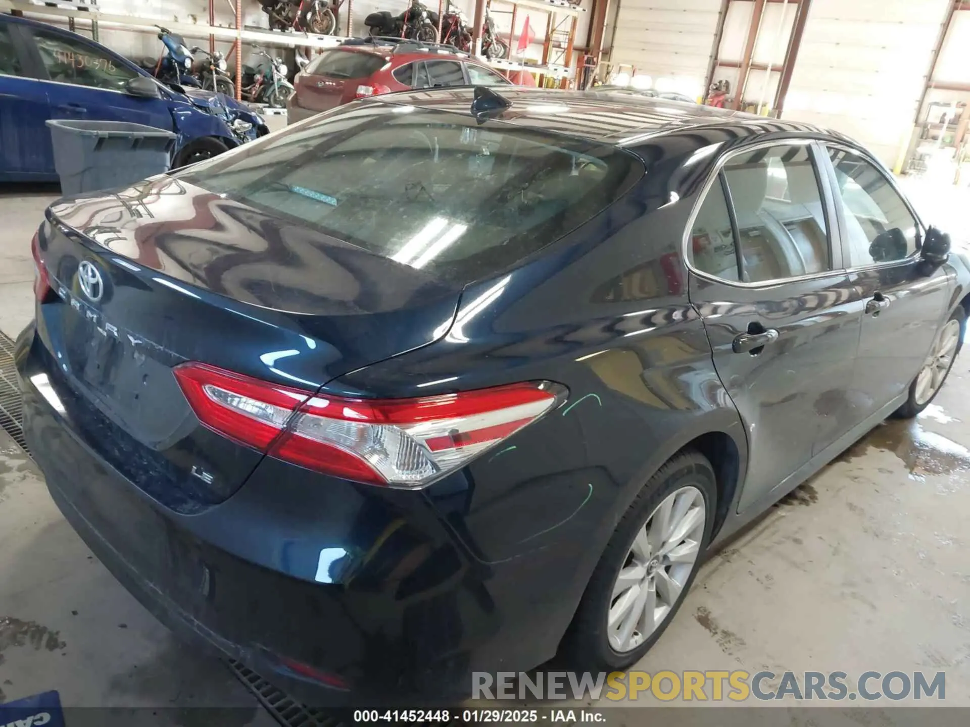 4 fotografías del automóvil dañado 4T1B11HK1KU704524 TOYOTA CAMRY 2019