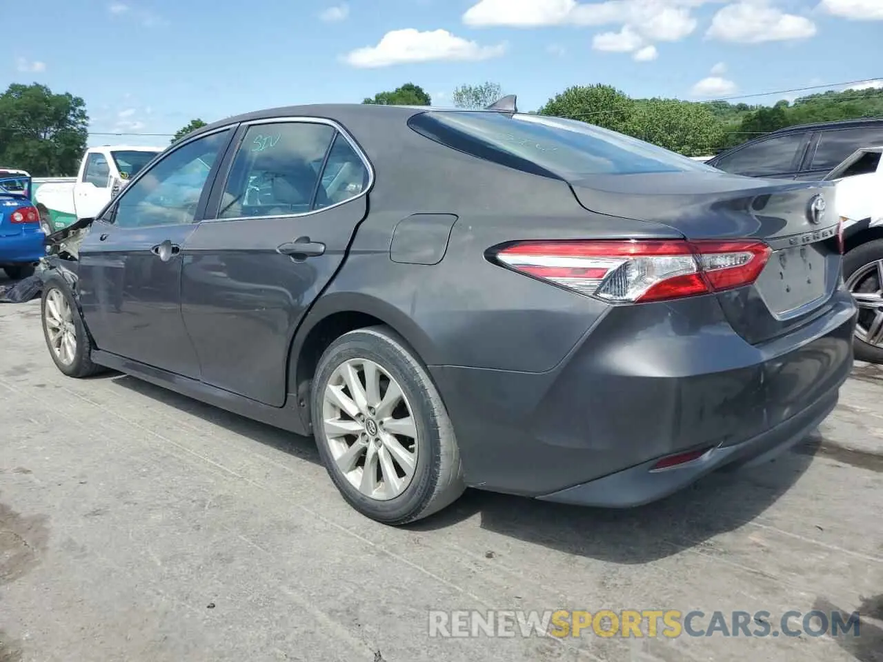 2 fotografías del automóvil dañado 4T1B11HK1KU714857 TOYOTA CAMRY 2019