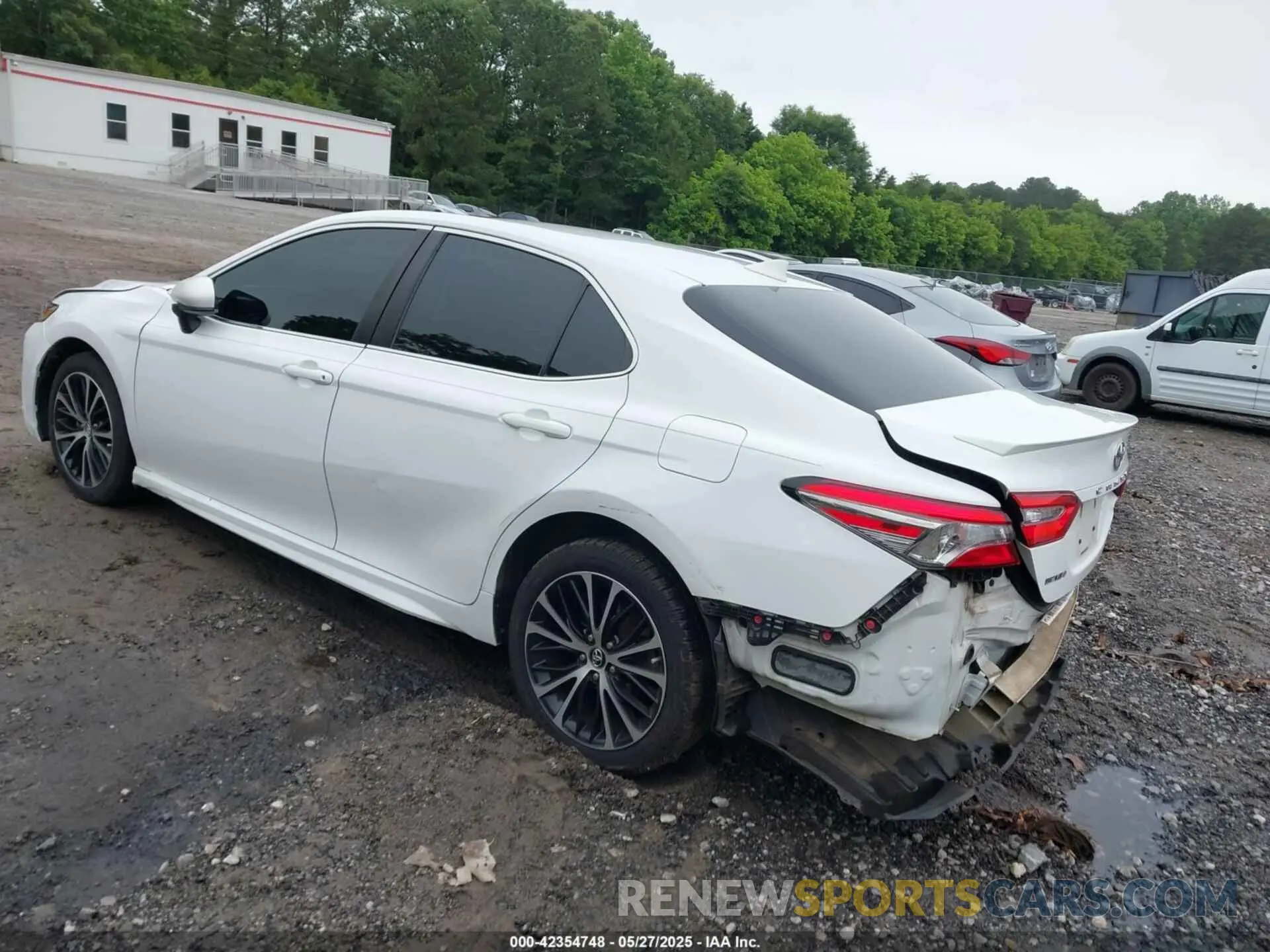 3 fotografías del automóvil dañado 4T1B11HK1KU716592 TOYOTA CAMRY 2019