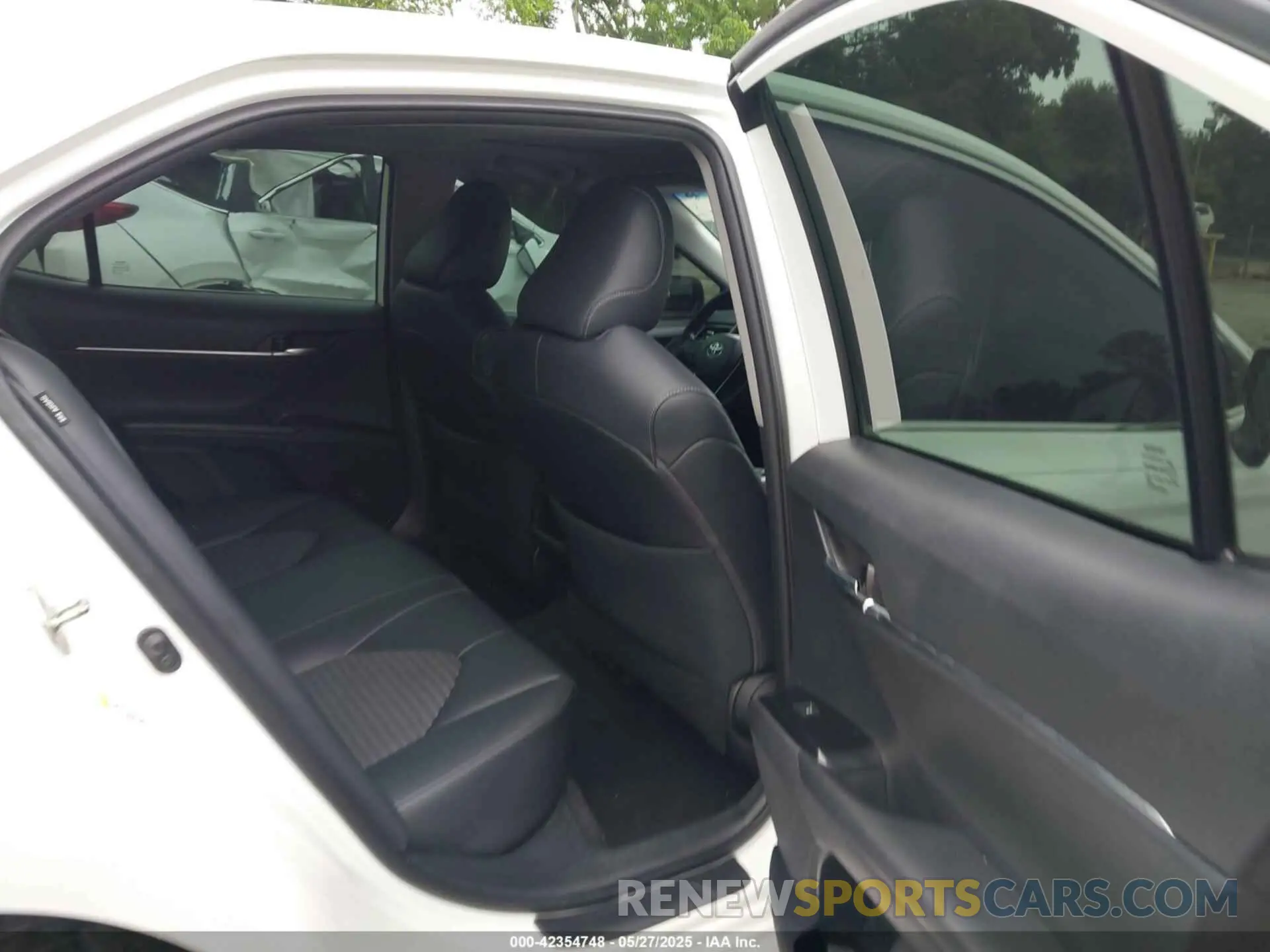 8 fotografías del automóvil dañado 4T1B11HK1KU716592 TOYOTA CAMRY 2019