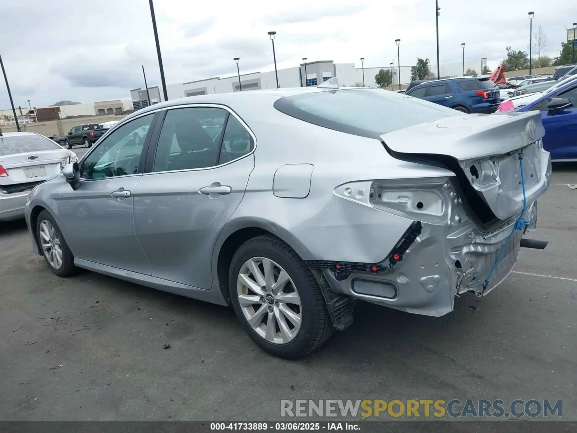 15 fotografías del automóvil dañado 4T1B11HK1KU717287 TOYOTA CAMRY 2019