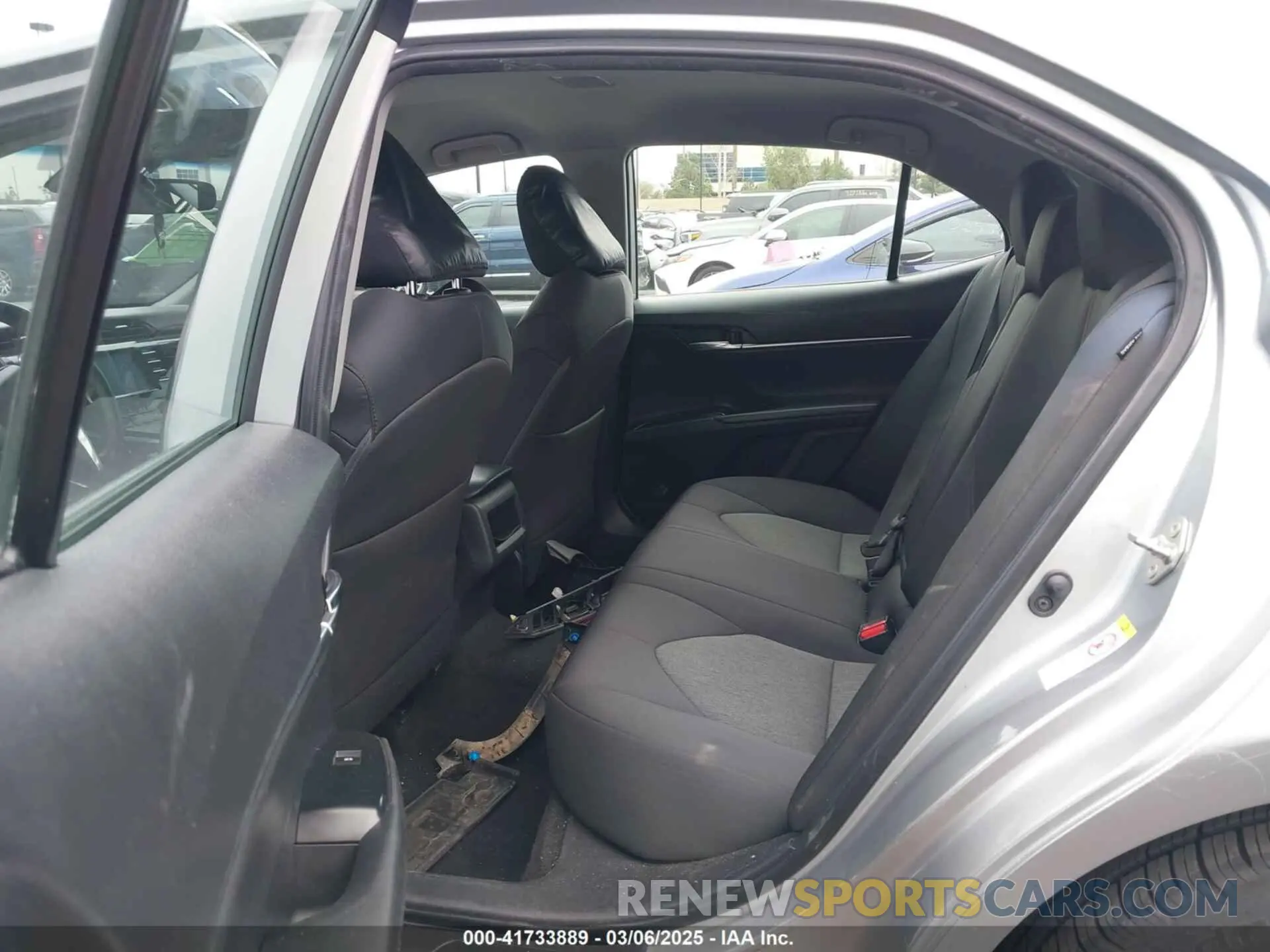 8 fotografías del automóvil dañado 4T1B11HK1KU717287 TOYOTA CAMRY 2019