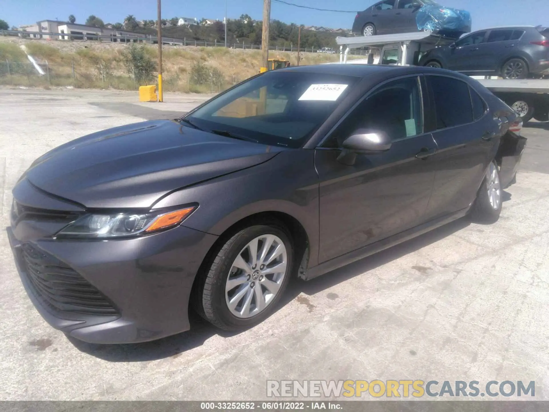 2 fotografías del automóvil dañado 4T1B11HK1KU717323 TOYOTA CAMRY 2019