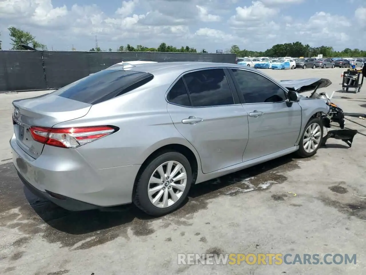 3 fotografías del automóvil dañado 4T1B11HK1KU718150 TOYOTA CAMRY 2019
