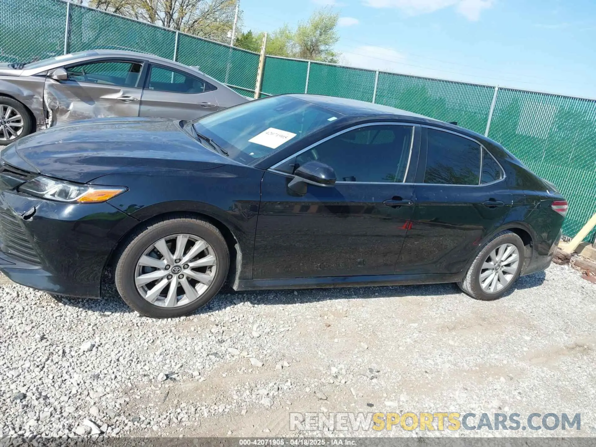 14 fotografías del automóvil dañado 4T1B11HK1KU718374 TOYOTA CAMRY 2019