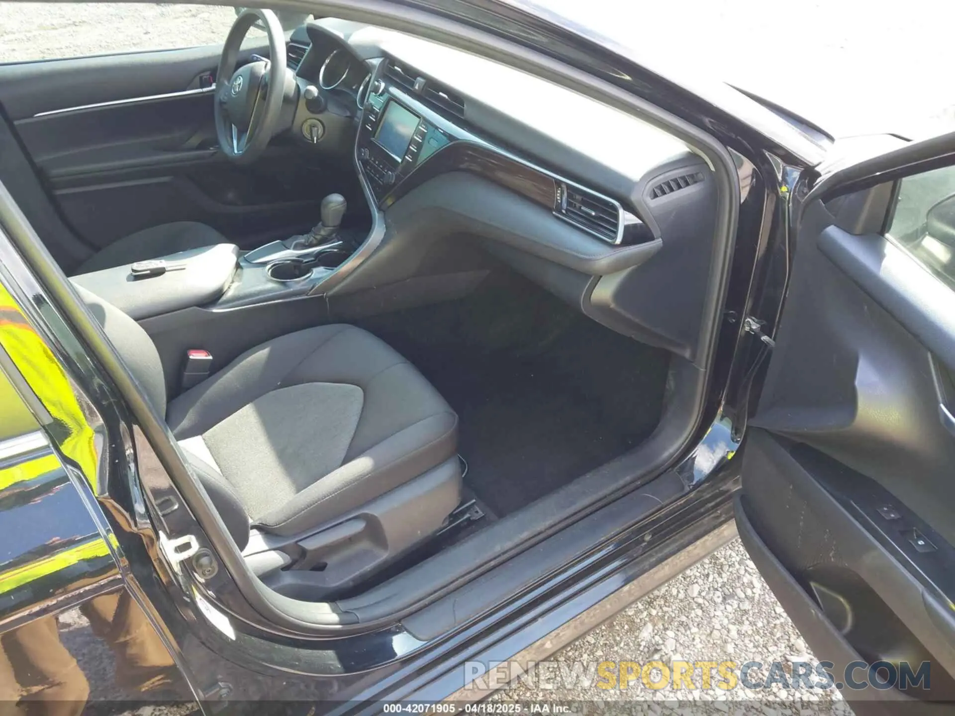 5 fotografías del automóvil dañado 4T1B11HK1KU718374 TOYOTA CAMRY 2019