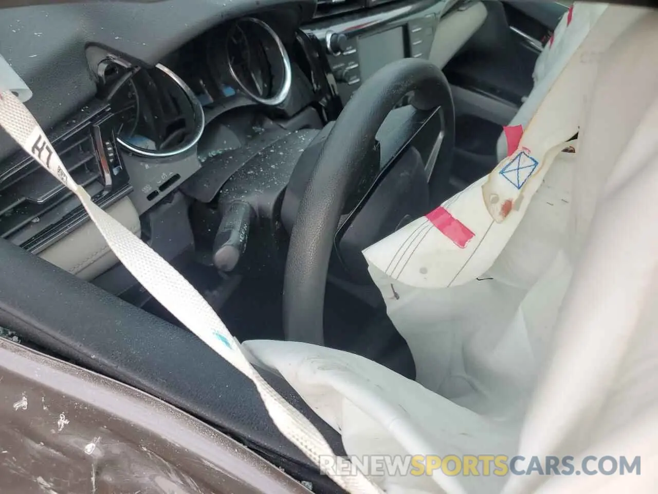 8 fotografías del automóvil dañado 4T1B11HK1KU722070 TOYOTA CAMRY 2019