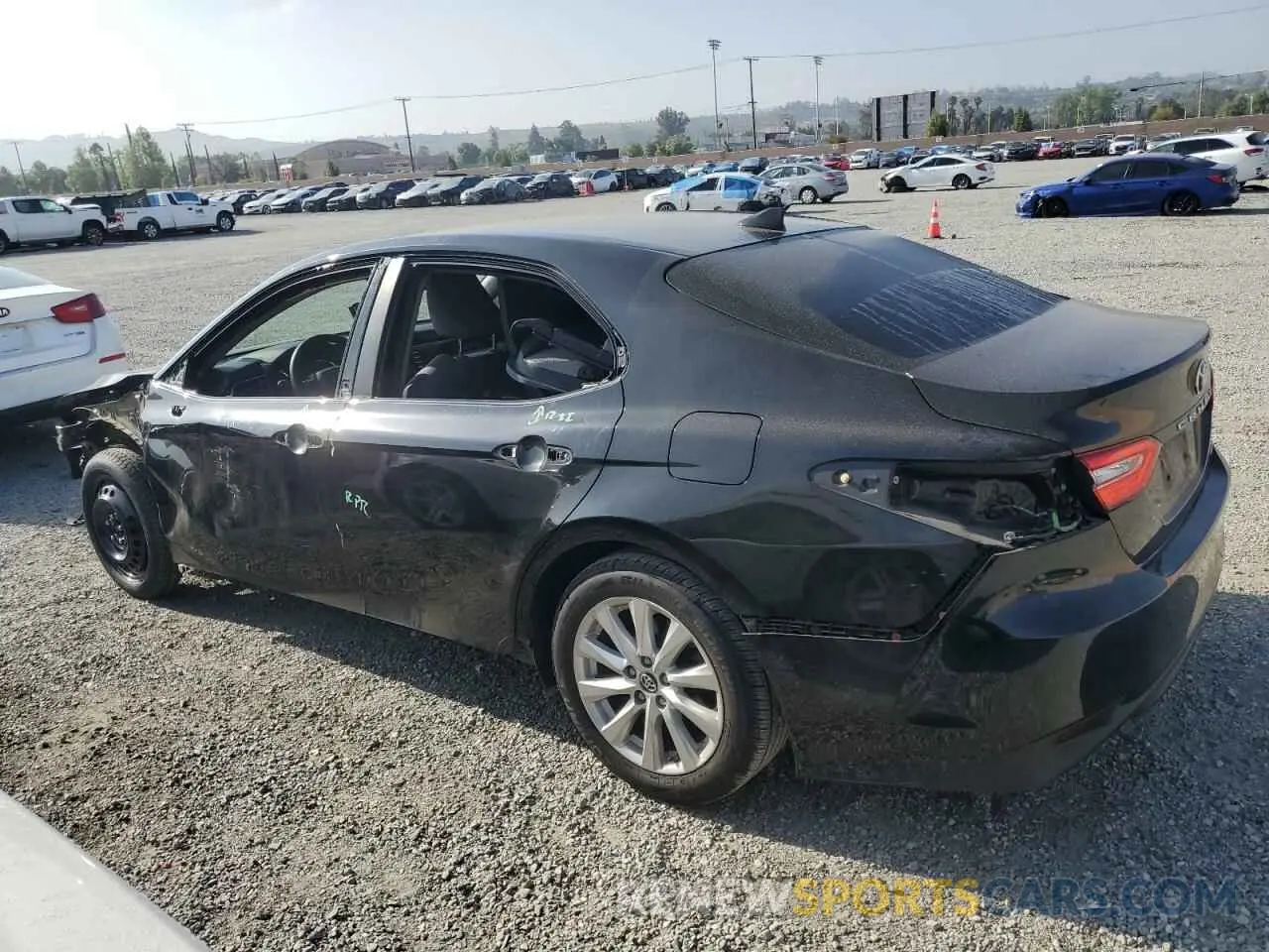 2 fotografías del automóvil dañado 4T1B11HK1KU728676 TOYOTA CAMRY 2019