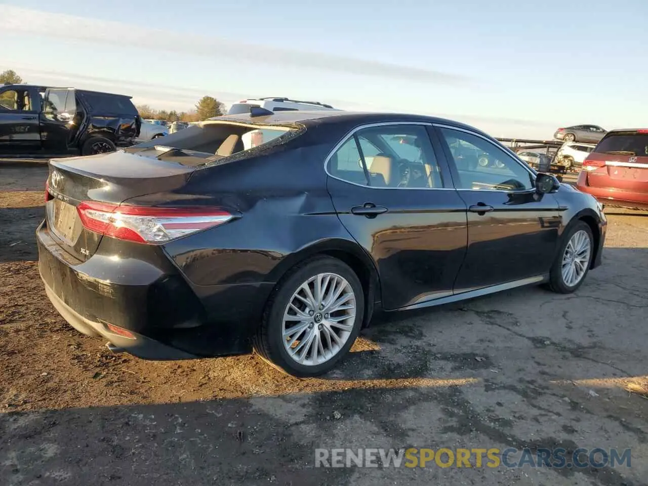 3 fotografías del automóvil dañado 4T1B11HK1KU728774 TOYOTA CAMRY 2019